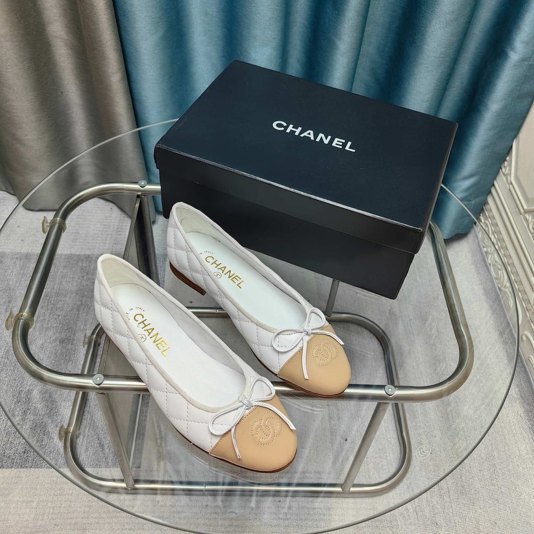 CC 25P Ballet Flat White Beige Quilted Calfskin