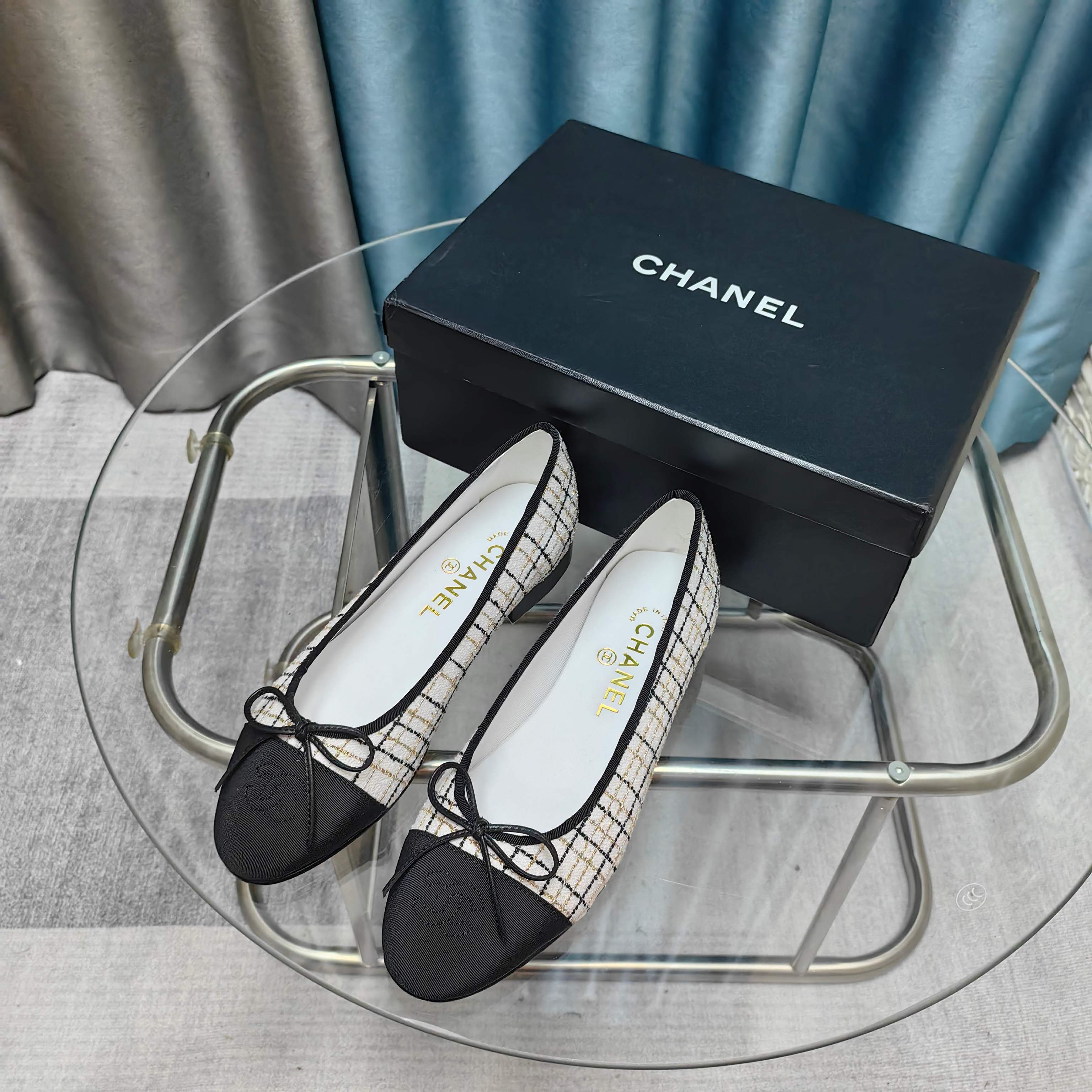 CC 25P Ballet Flat White Tweed Black Grosgrain