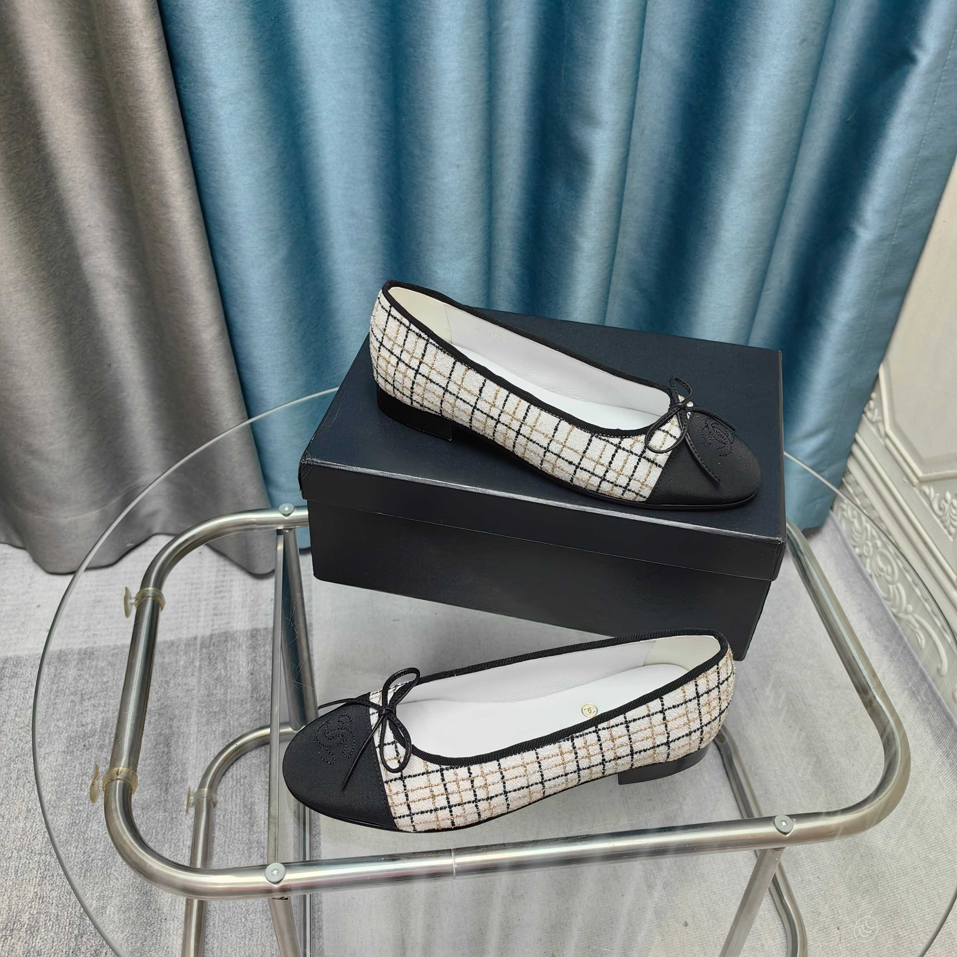 CC 25P Ballet Flat White Tweed Black Grosgrain