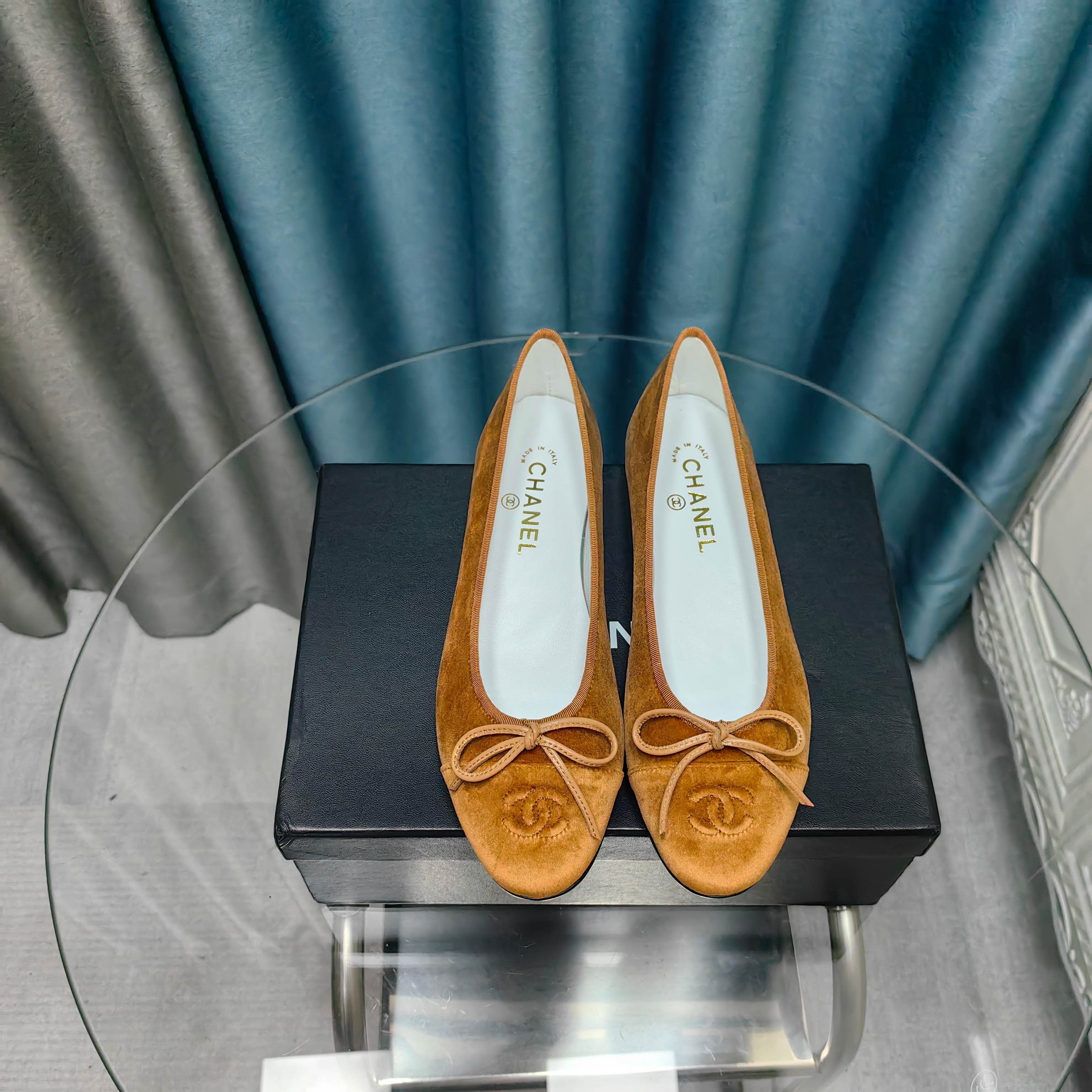 CC 25P Ballet Flat Brown Velvet