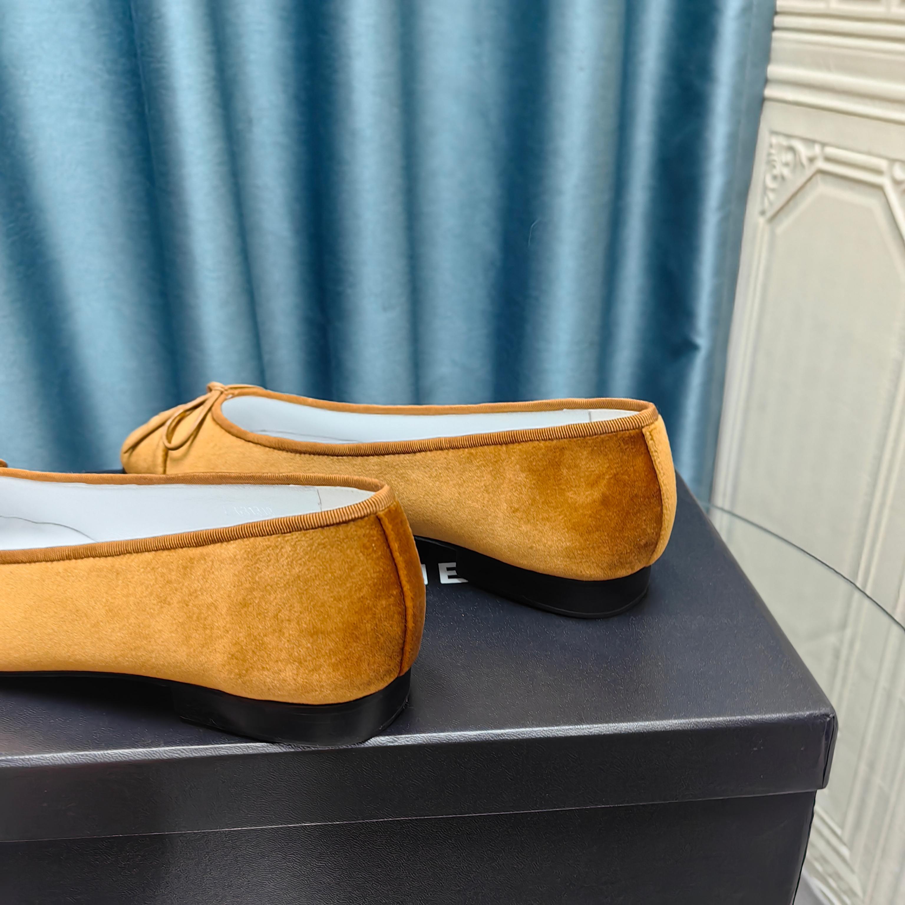 CC 25P Ballet Flat Brown Velvet