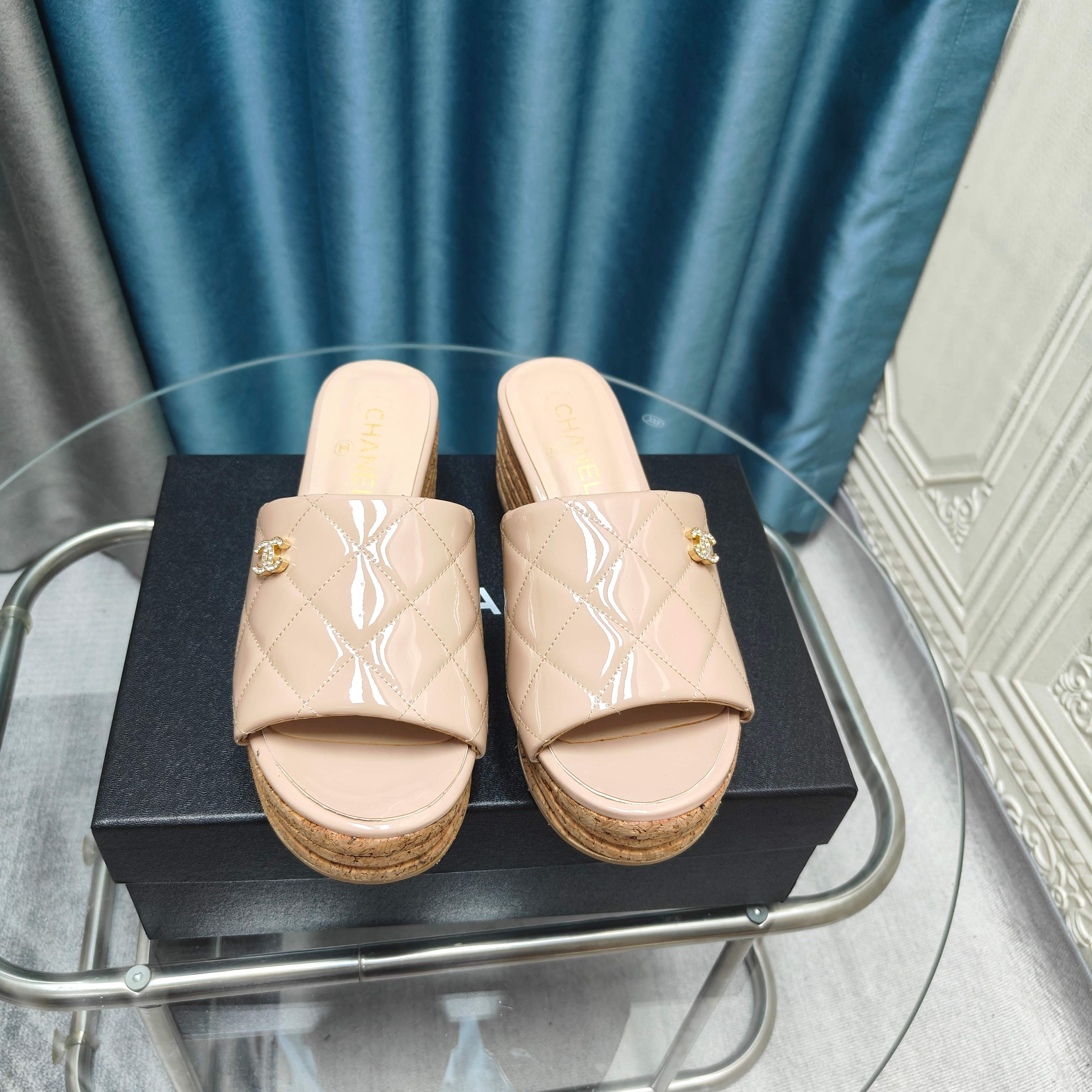 CC 25 Platform Sandal 10cm Patent Calfskin