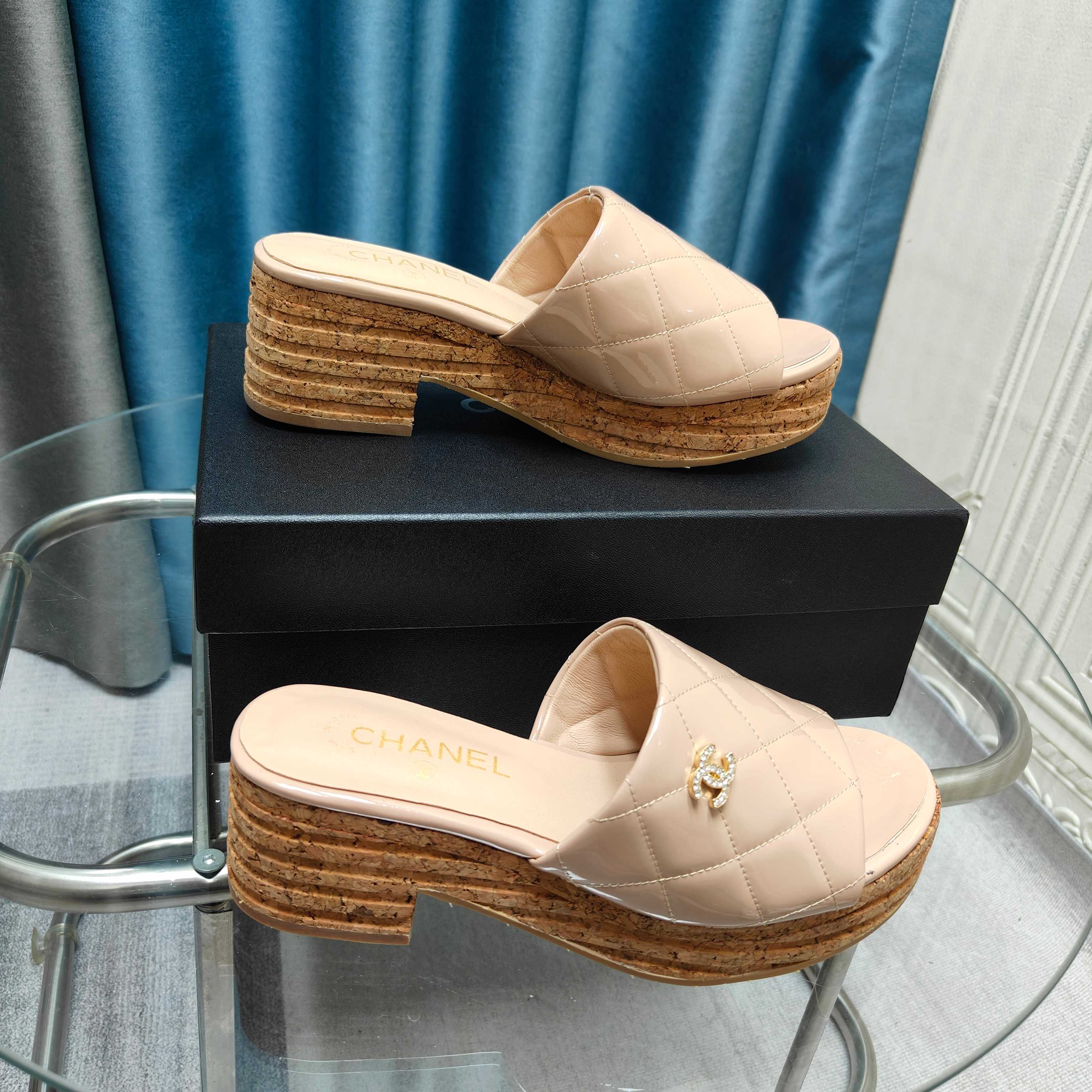 CC 25 Platform Sandal 10cm Patent Calfskin