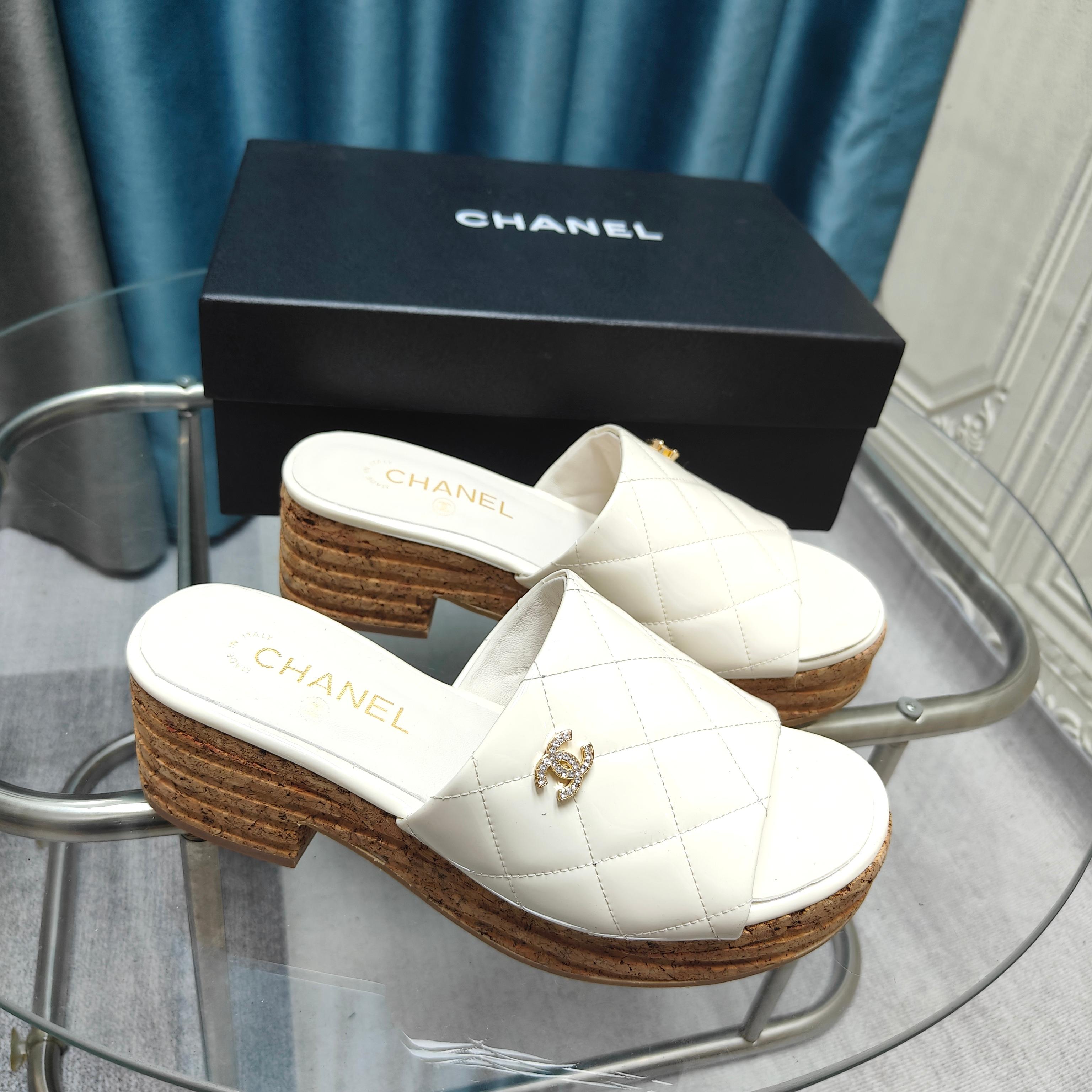 CC 25 Platform Sandal 10cm Patent Calfskin