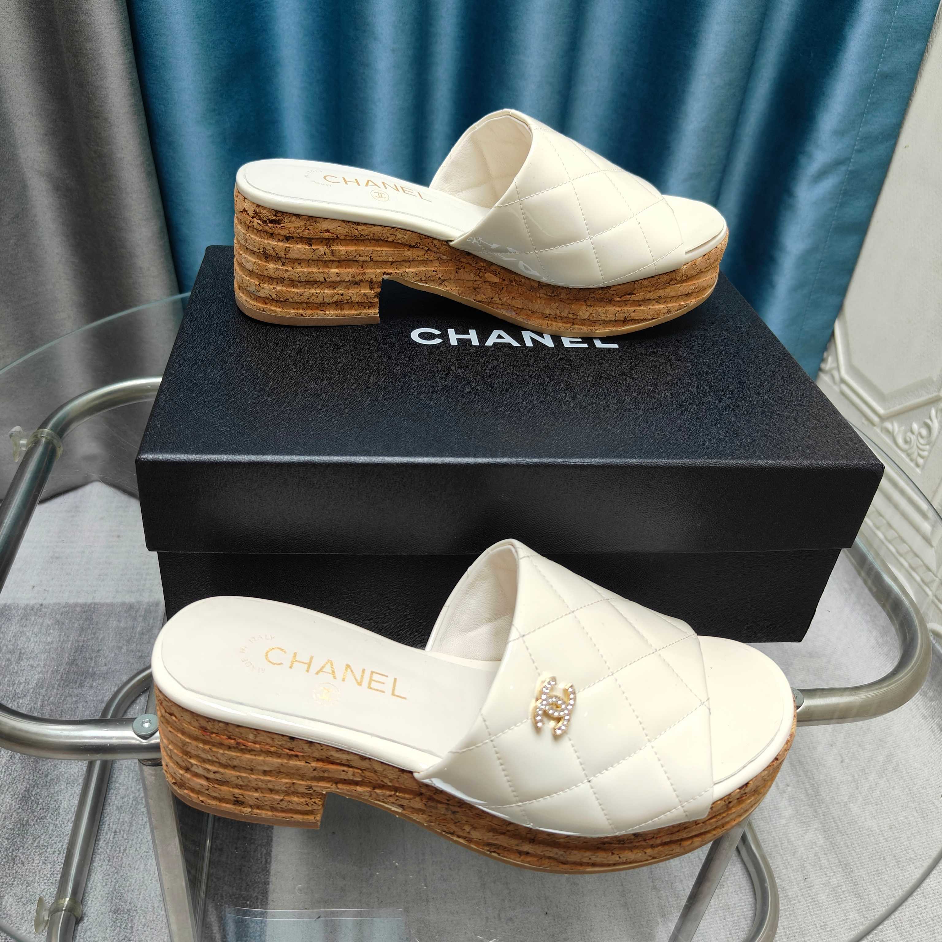 CC 25 Platform Sandal 10cm Patent Calfskin