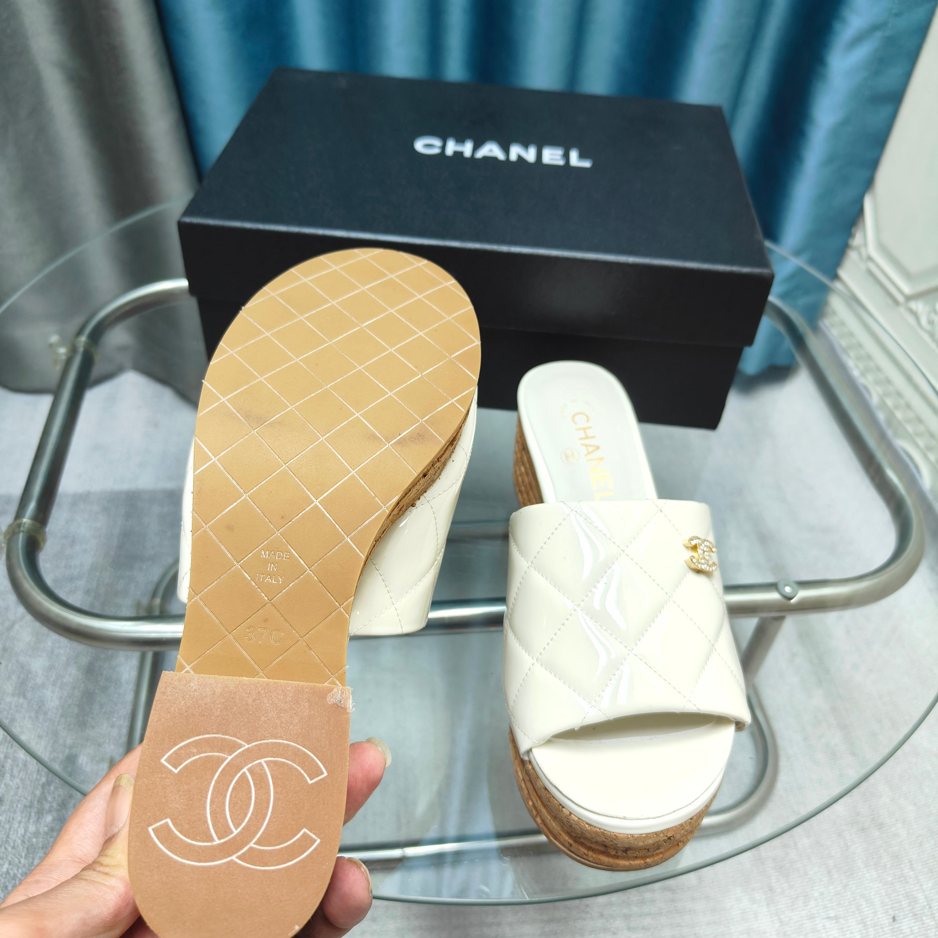 CC 25 Platform Sandal 10cm Patent Calfskin