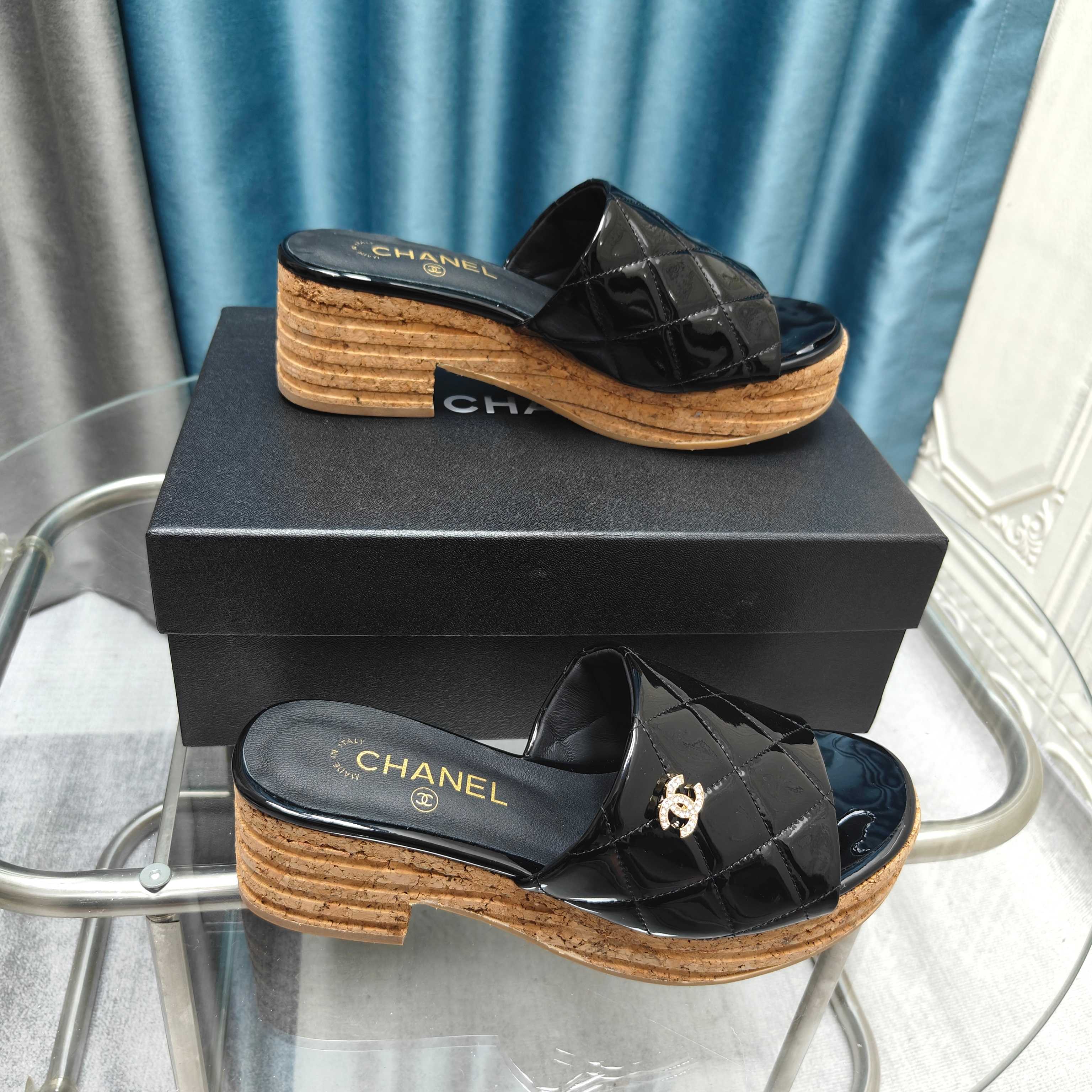 CC 25 Platform Sandal 10cm Patent Calfskin