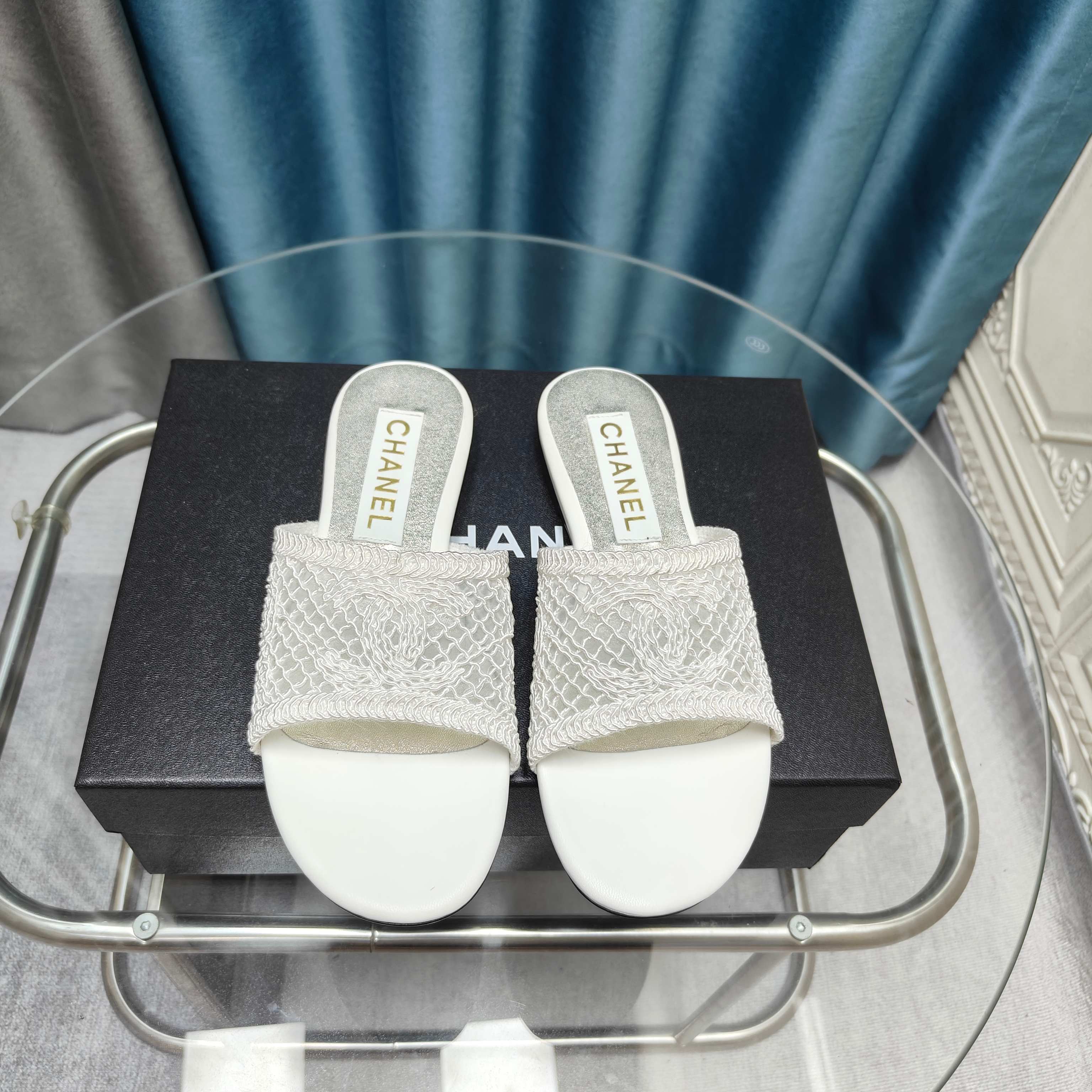 CC 25 Sandal Lace Fabric