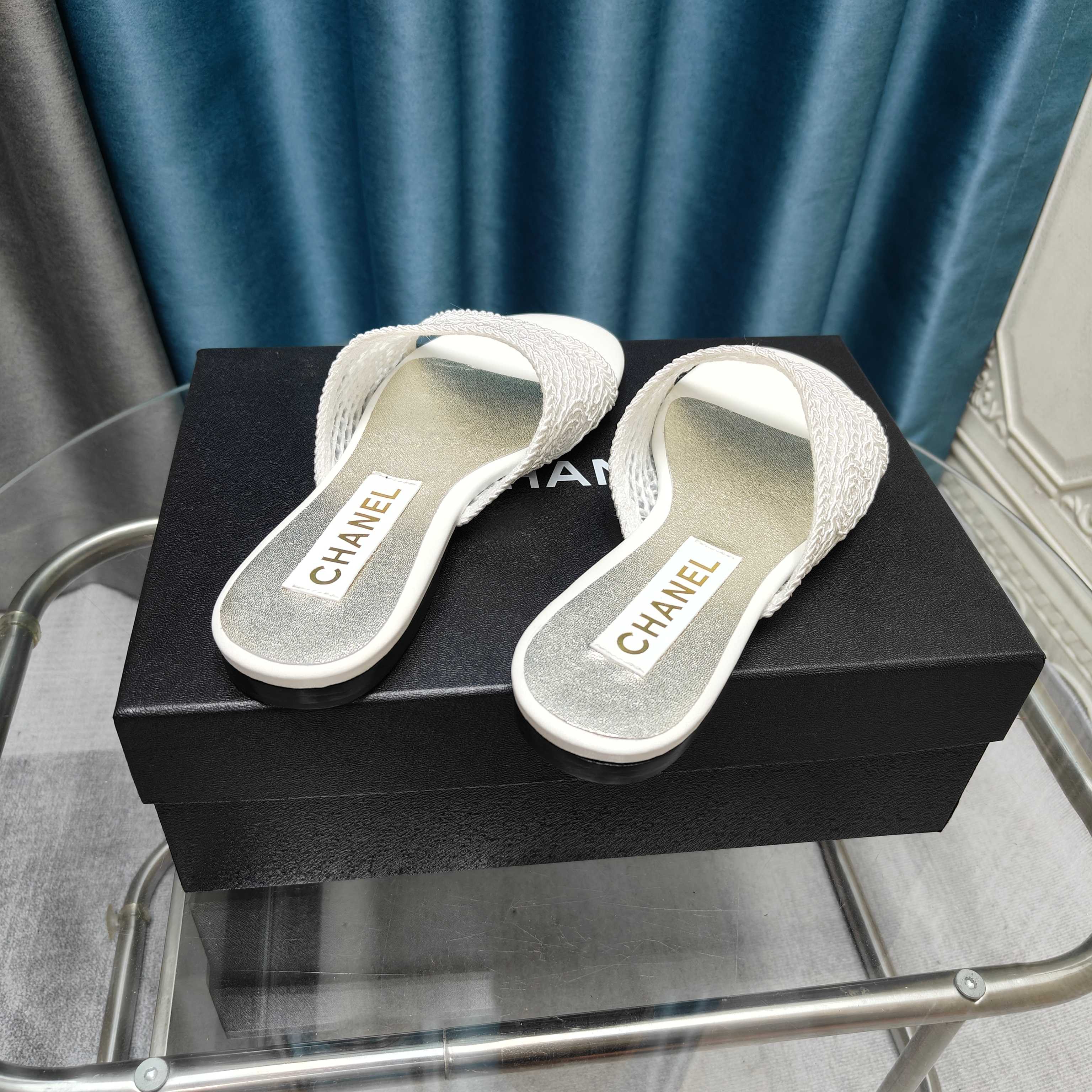 CC 25 Sandal Lace Fabric