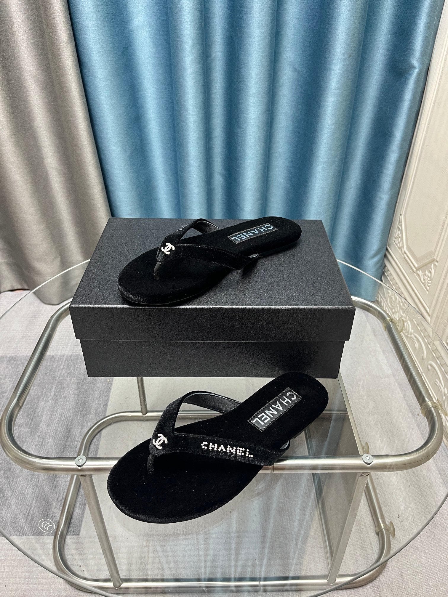 CC 25 Thong Sandal Black Velvet Diamond