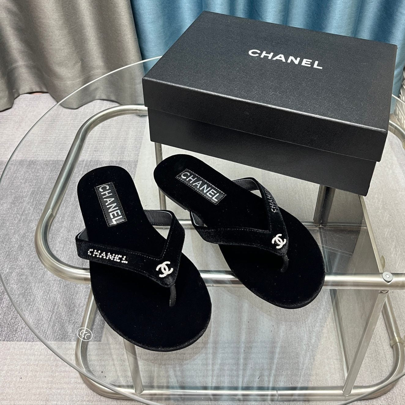 CC 25 Thong Sandal Black Velvet Diamond