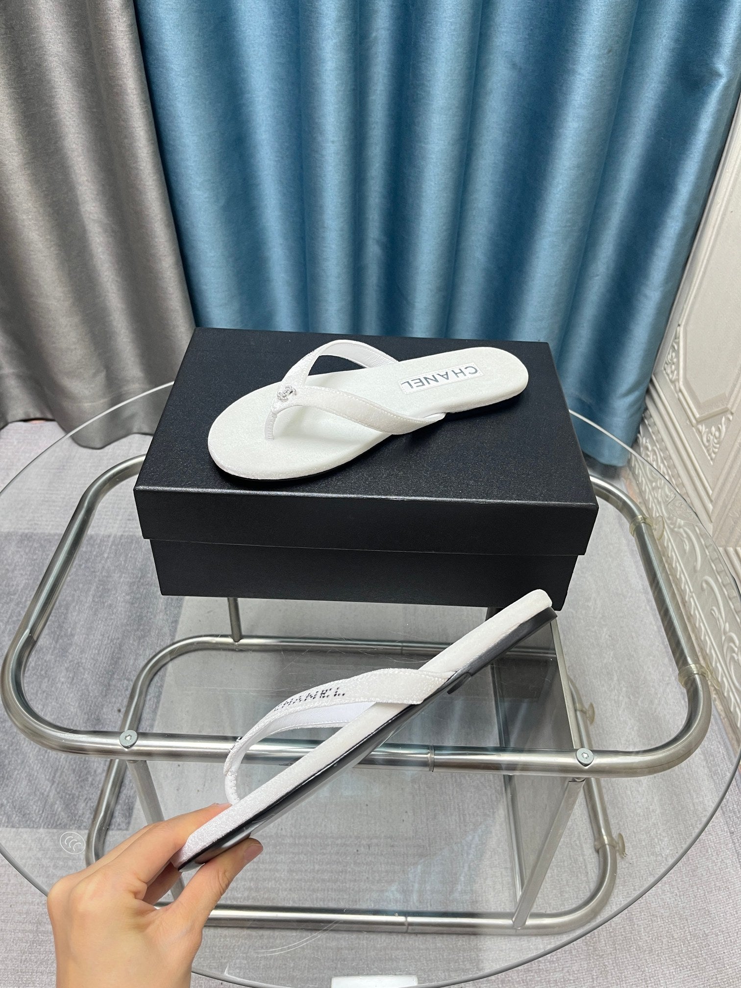 CC 25 Thong Sandal White Velvet Diamond