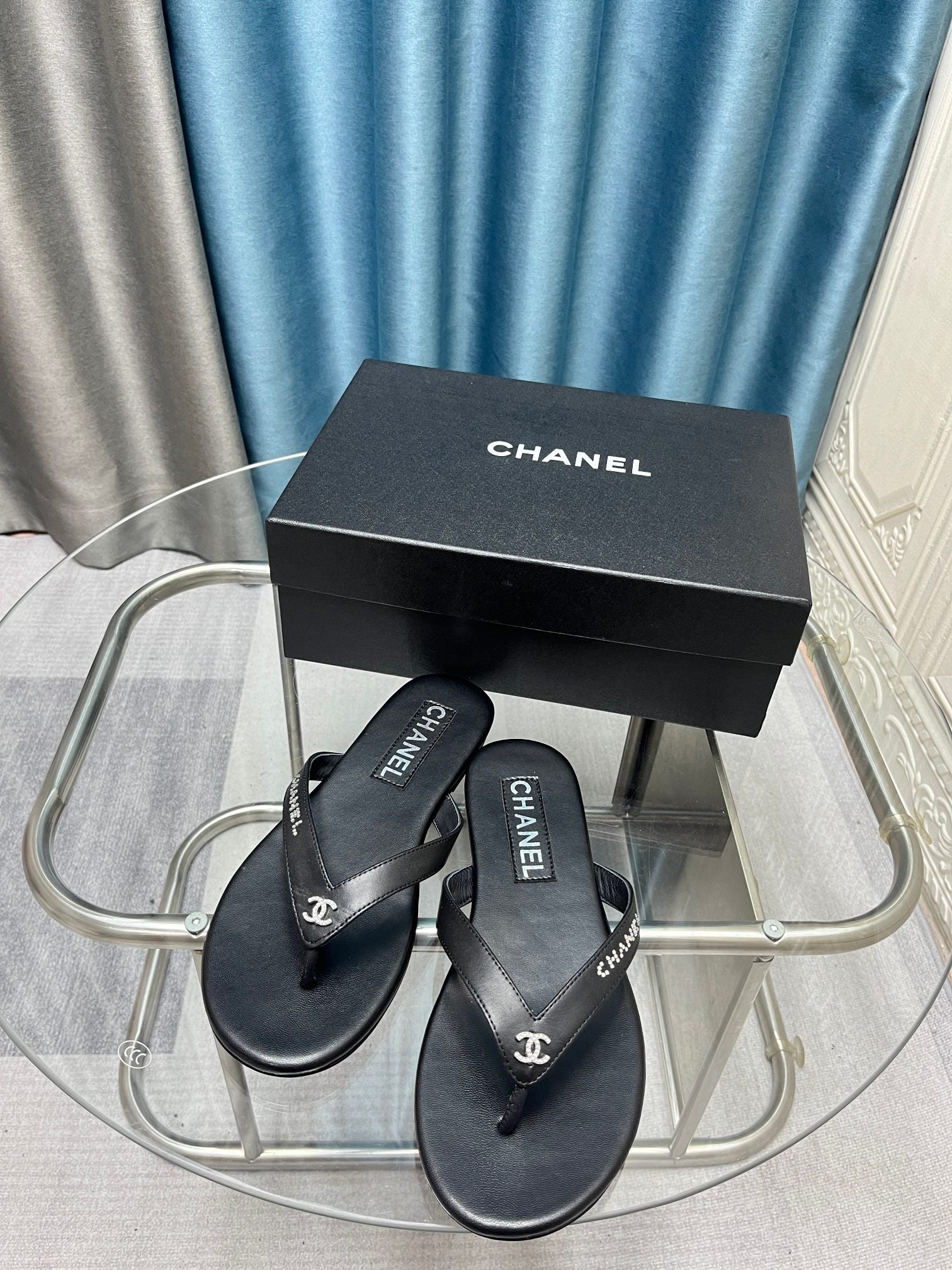 CC 25 Thong Sandal Black Diamond