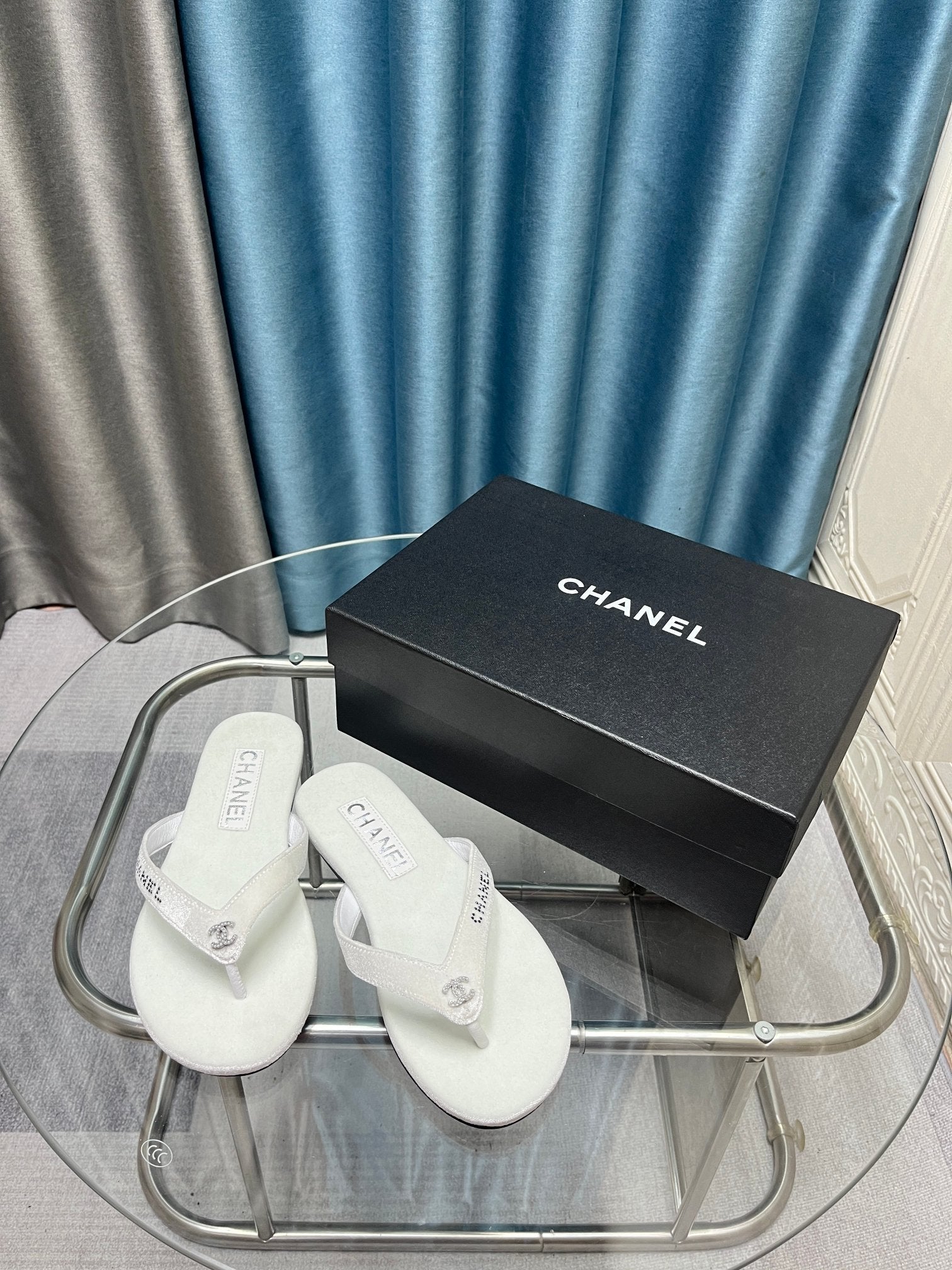 CC 25 Thong Sandal White Velvet Diamond