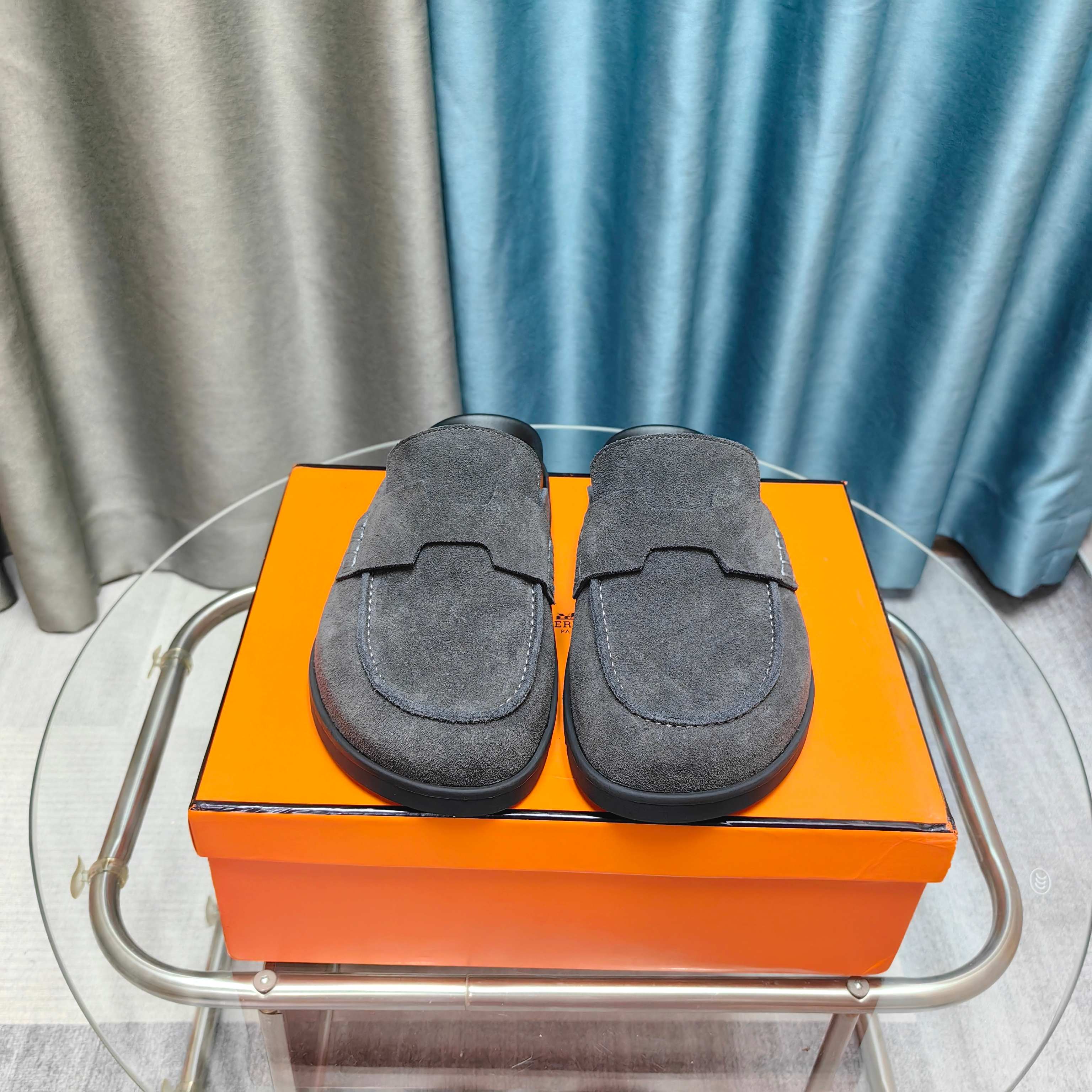 HM 25 Go Mule Dark Grey Suede 369350