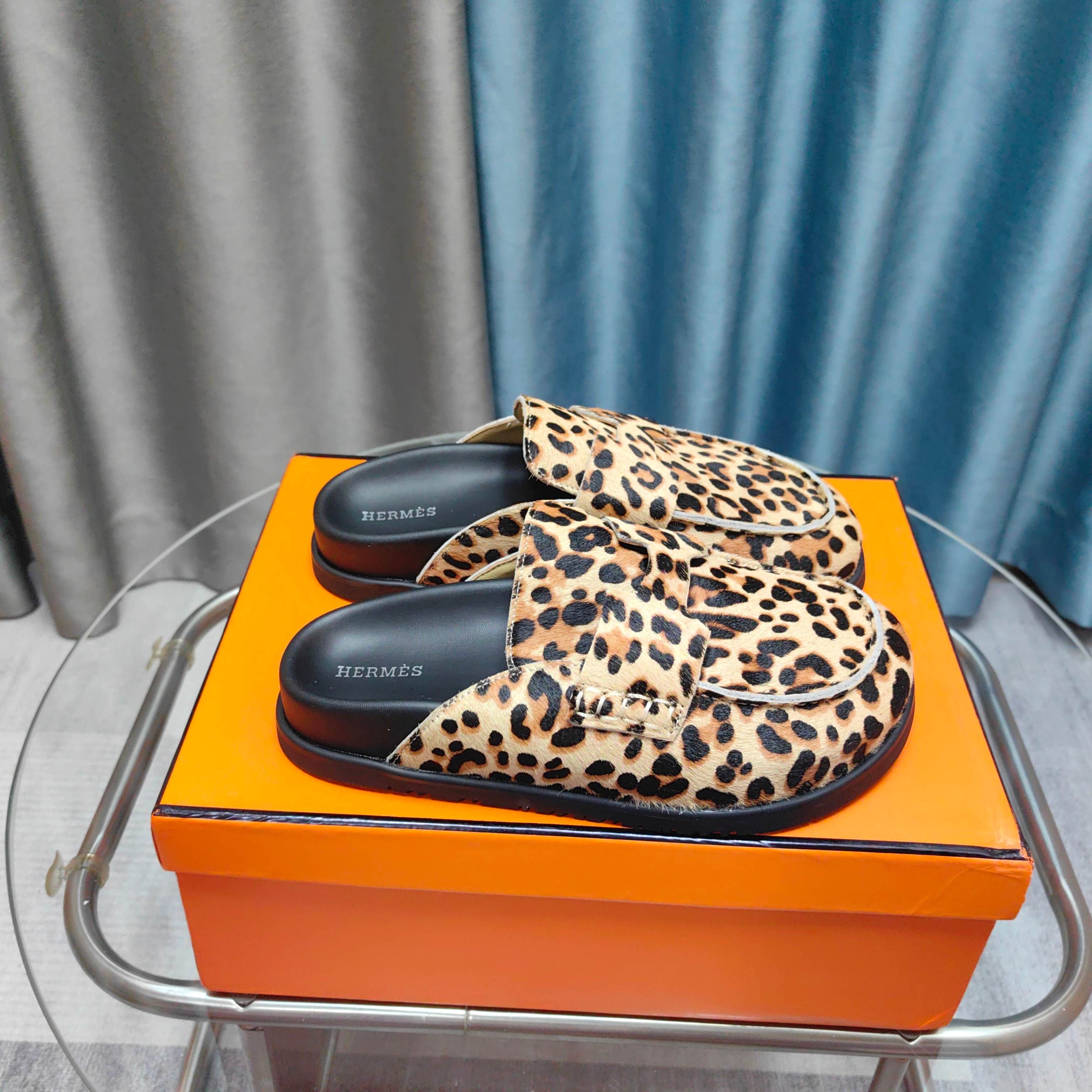 HM 25 Go Mule Light Leopark Horsehair Fabric 369355