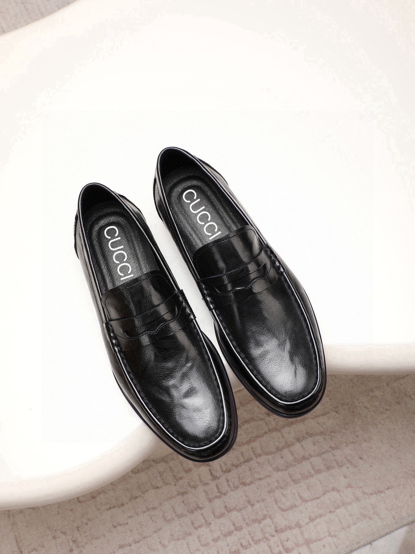 GG Men's Loafer Black Calfskin 525162