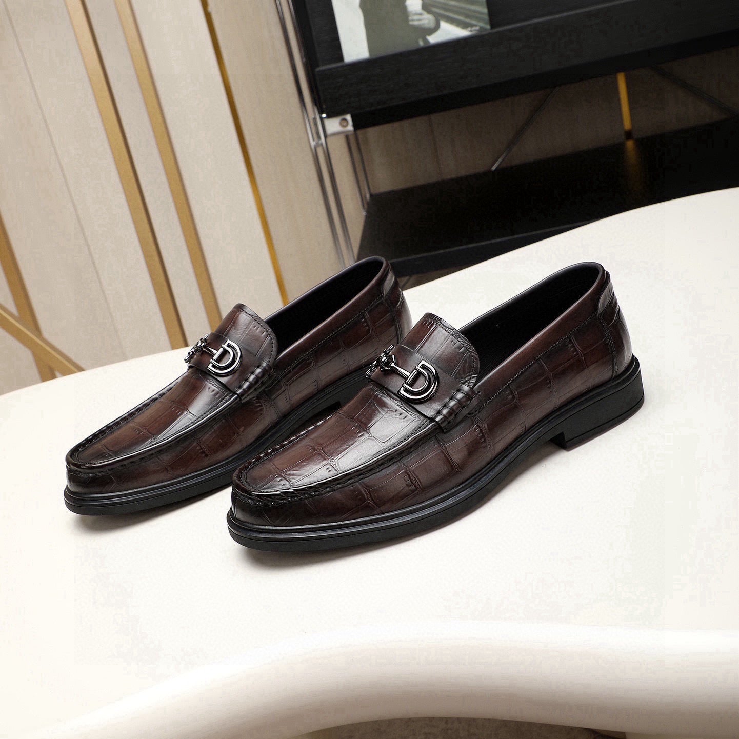 GG Men's Loafer Dark Brown Embossed Cowhide 525164