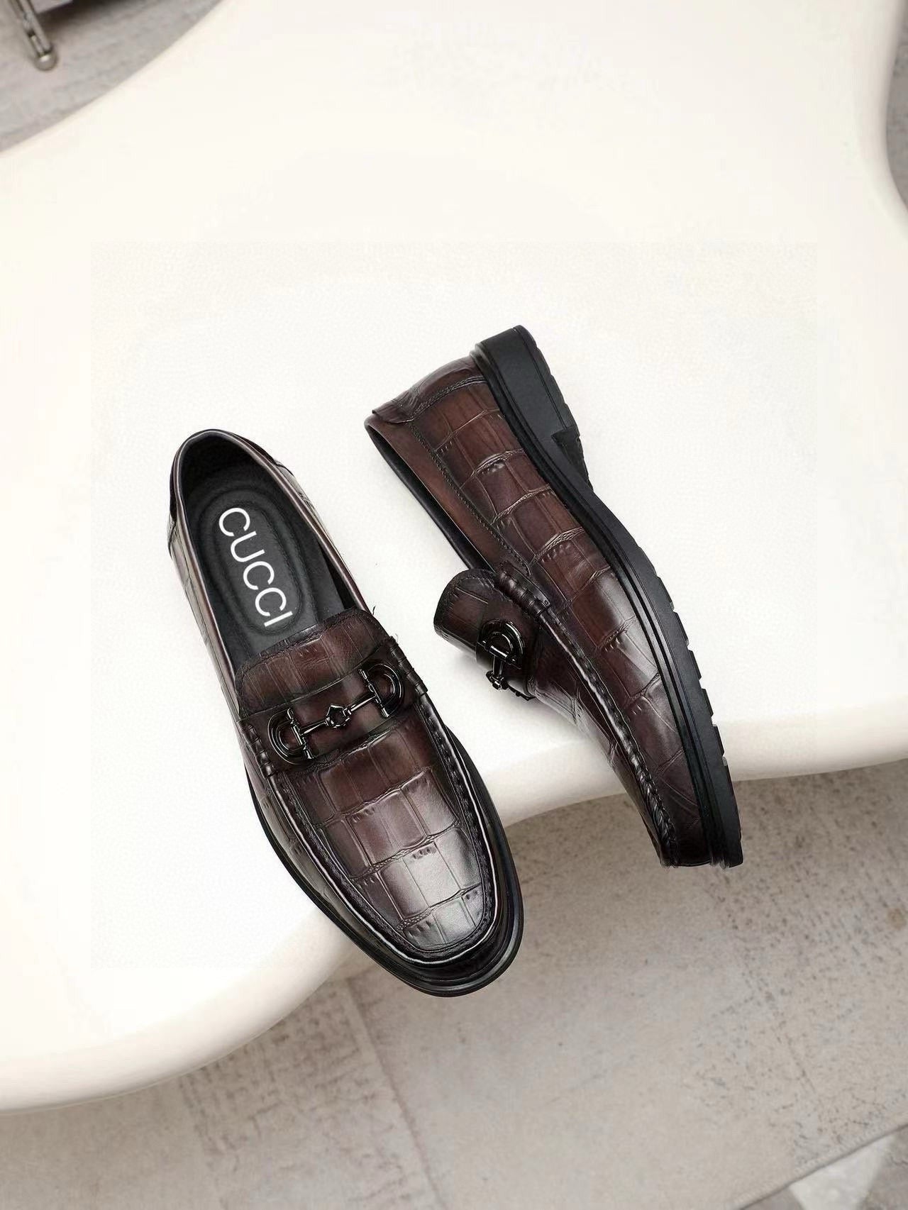 GG Men's Loafer Dark Brown Embossed Cowhide 525164