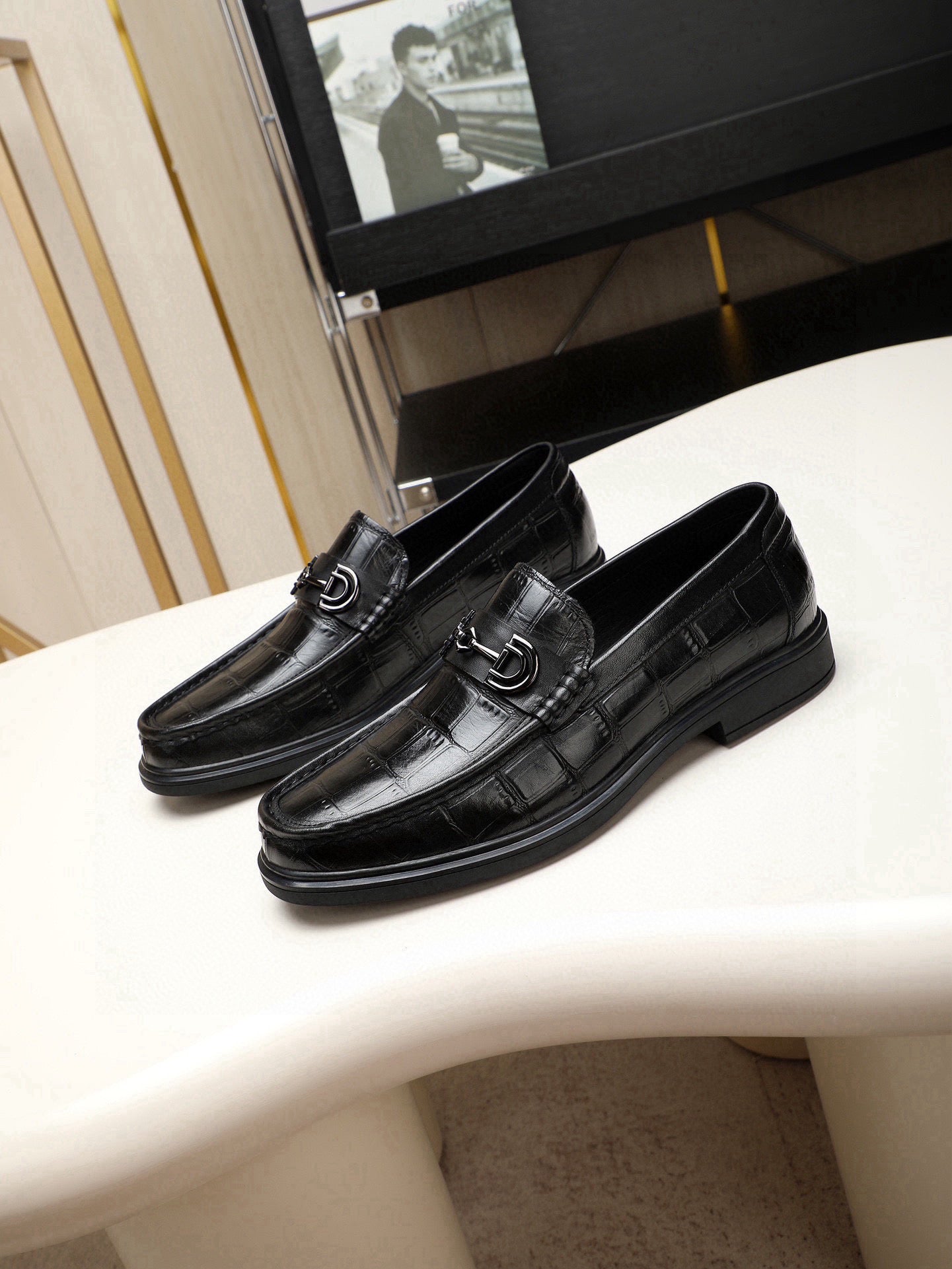 GG Men's Loafer Black Embossed Cowhide 525165