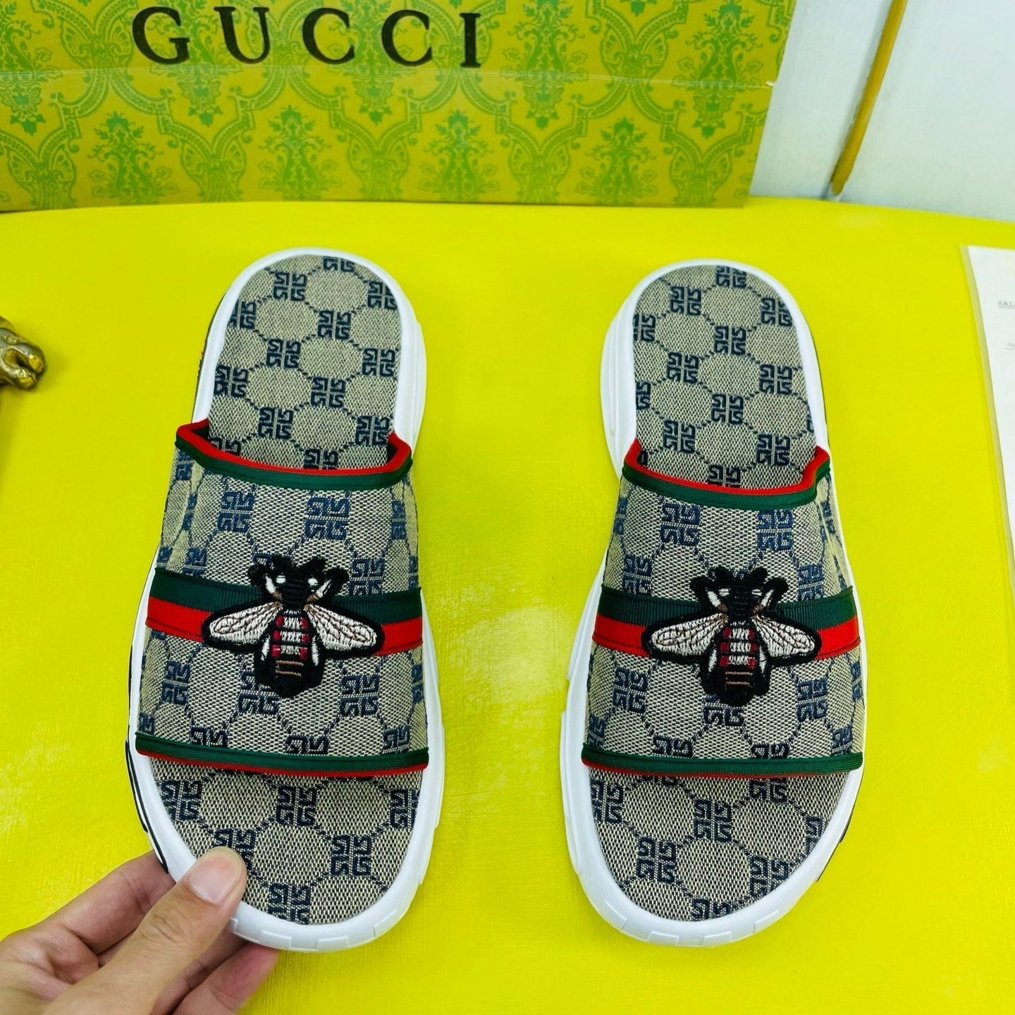 GG Men's Bee Slide Brown Gingham Fabric 538693