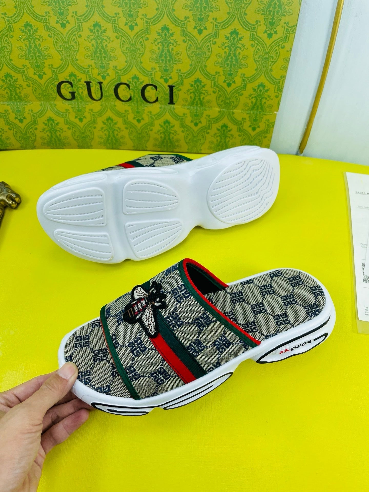 GG Men's Bee Slide Brown Gingham Fabric 538693