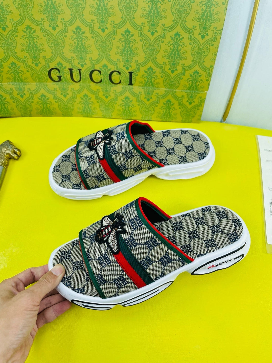 GG Men's Bee Slide Brown Gingham Fabric 538693