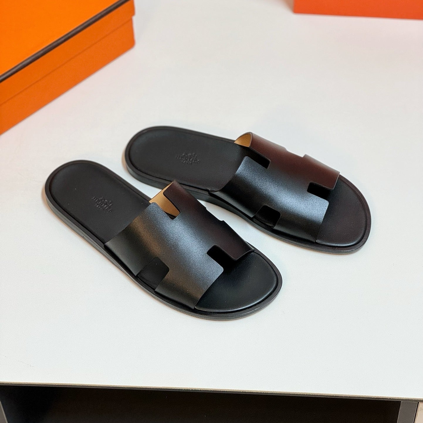 HM Men's Izmir Slide Black Cowhide 609771