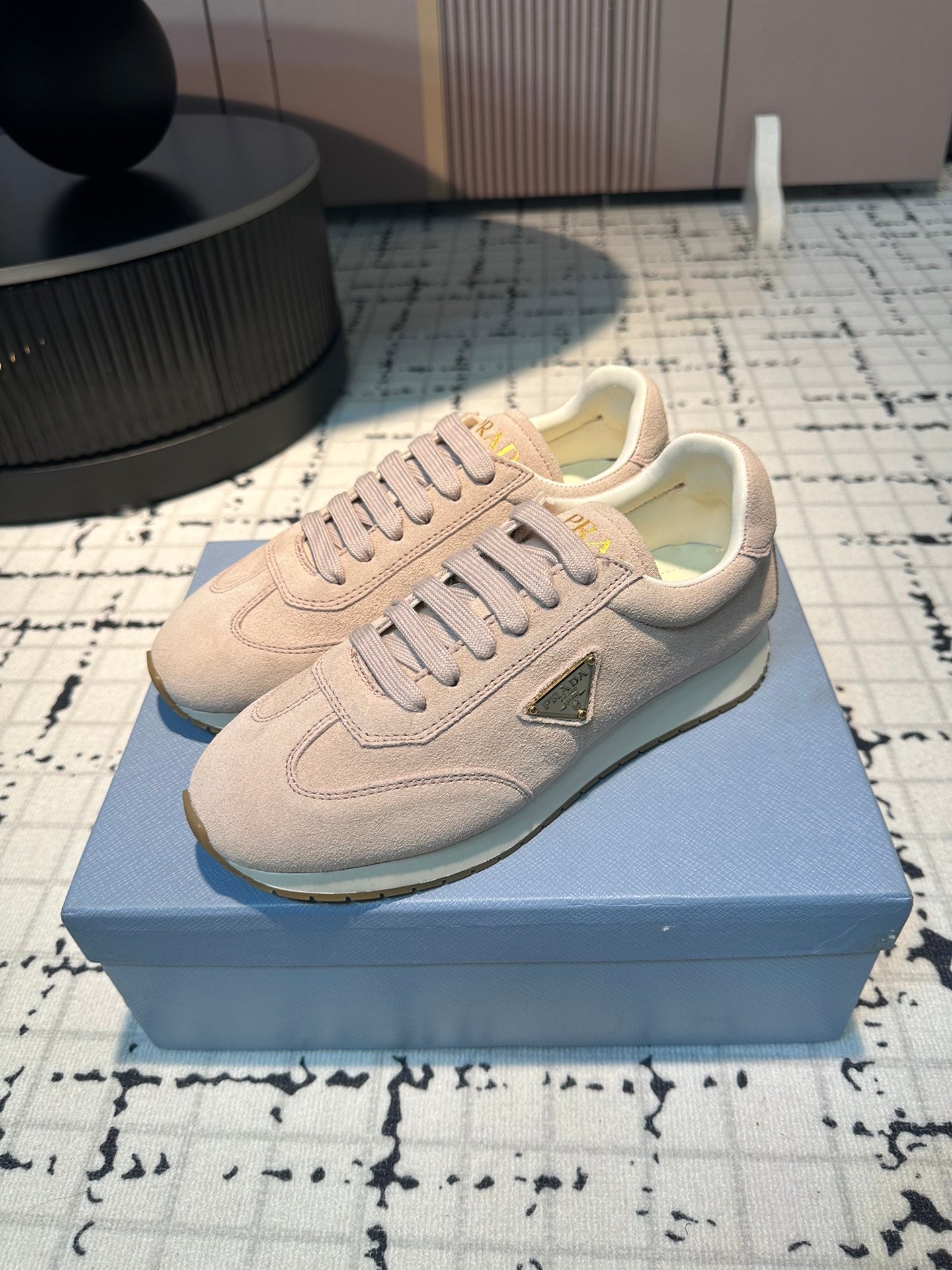 PRA TRIANGLE LOGO SNEAKERS PASTEL PINK SUEDE