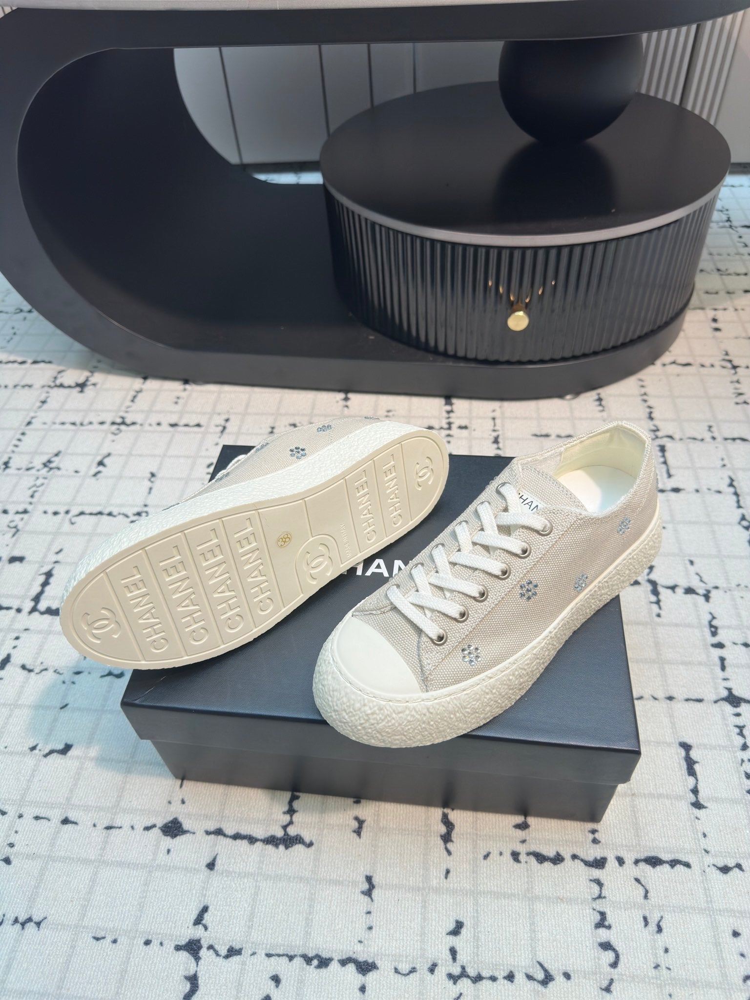 CC Low Sneaker 30mm Light Beige Mix White With Small Flowers Cavas Fabric