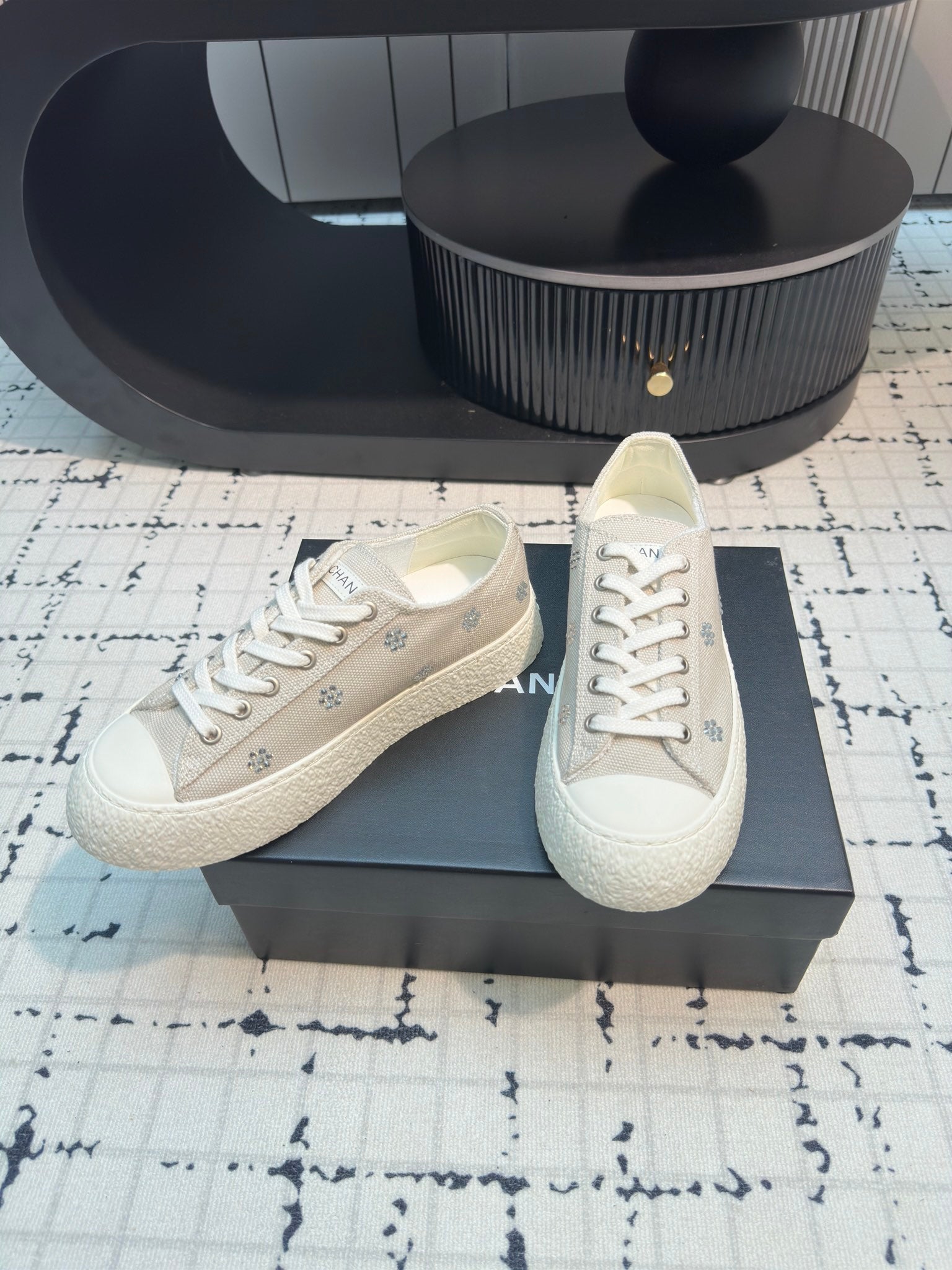 CC Low Sneaker 30mm Light Beige Mix White With Small Flowers Cavas Fabric