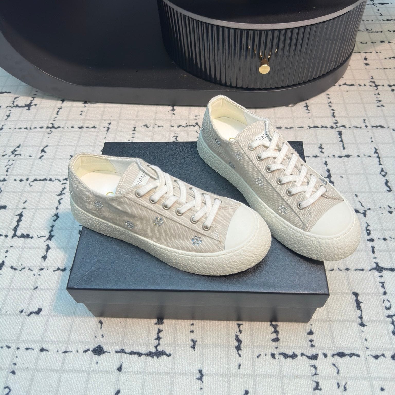 CC Low Sneaker 30mm Light Beige Mix White With Small Flowers Cavas Fabric