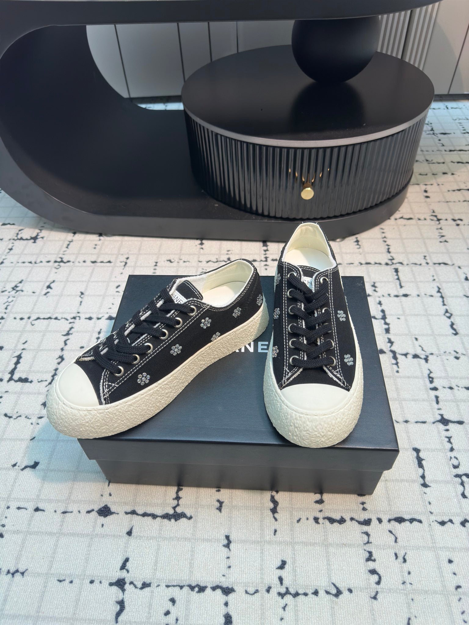 CC Low Sneaker 30mm Black Mix White With Small Flowers Cavas Fabric