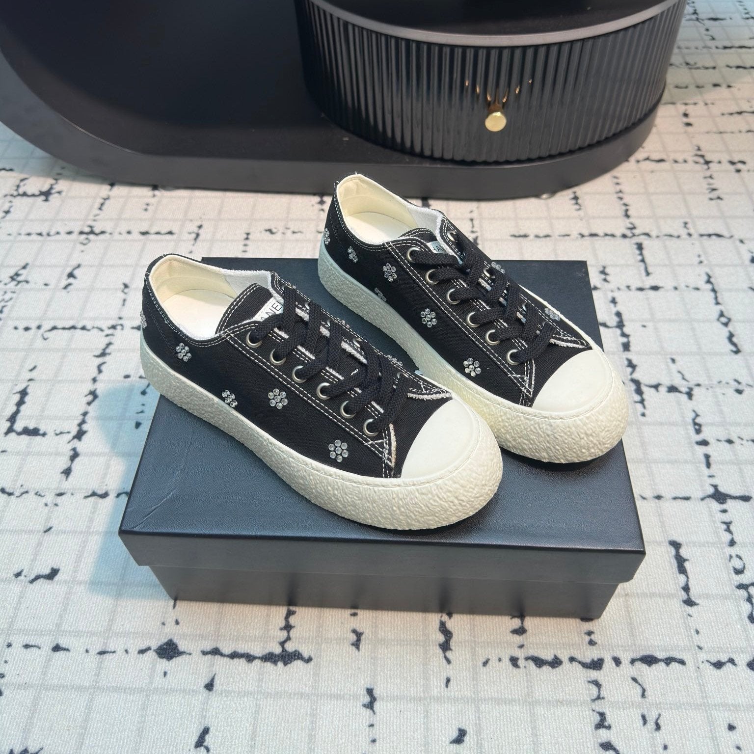 CC Low Sneaker 30mm Black Mix White With Small Flowers Cavas Fabric
