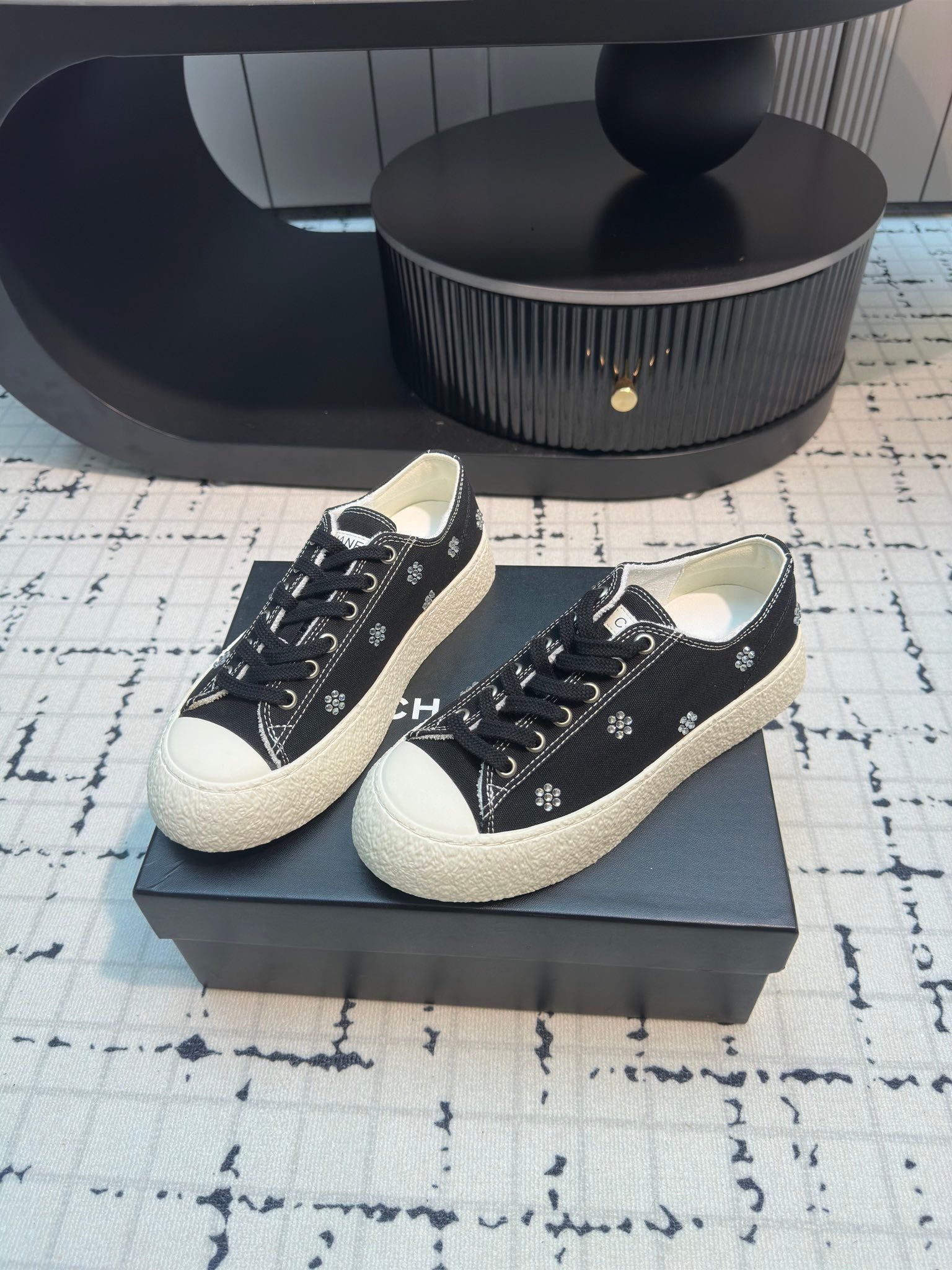 CC Low Sneaker 30mm Black Mix White With Small Flowers Cavas Fabric
