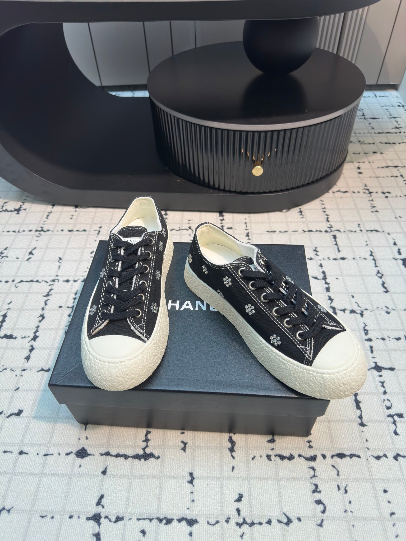 CC Low Sneaker 30mm Black Mix White With Small Flowers Cavas Fabric