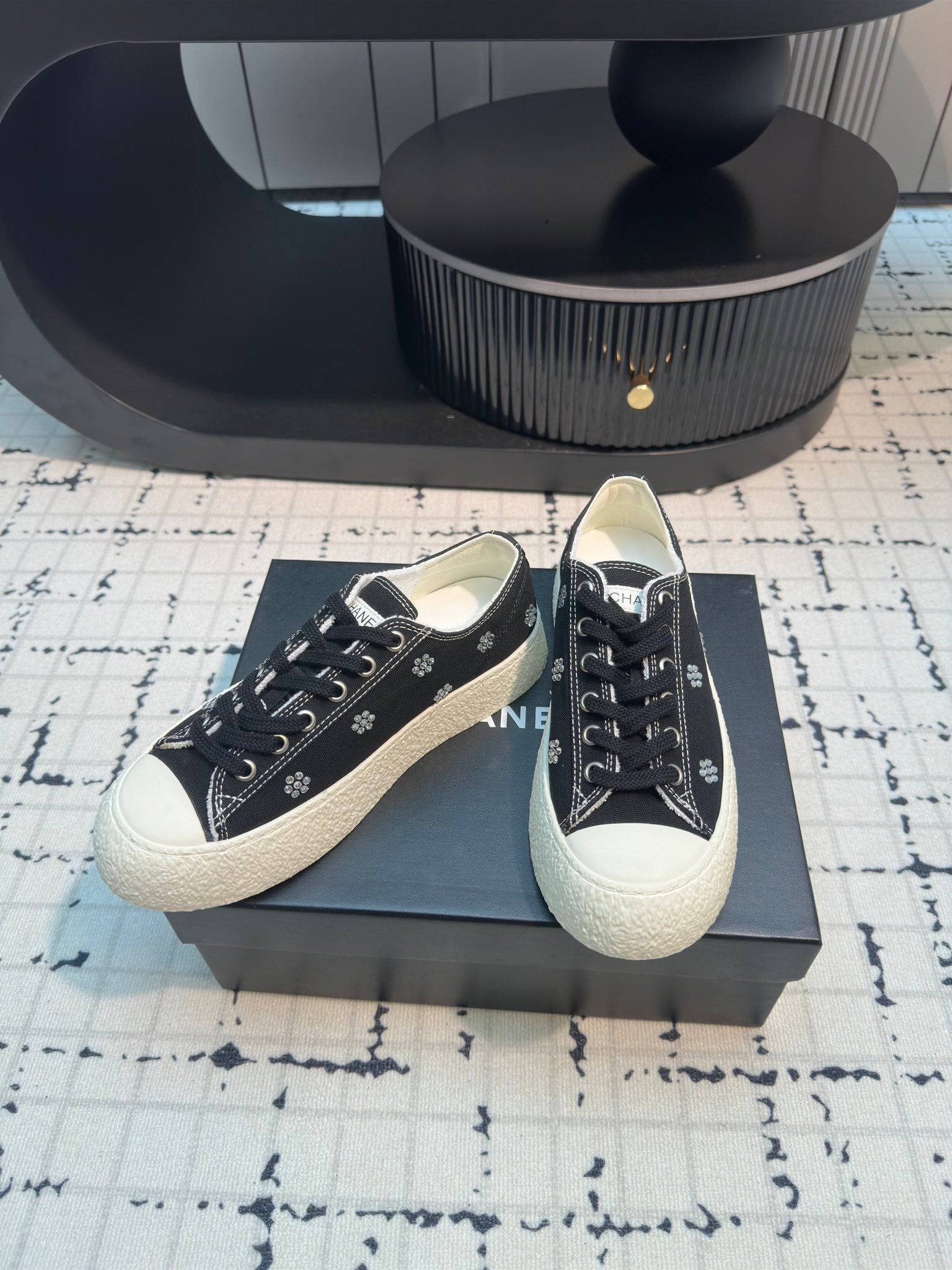 CC Low Sneaker 30mm Black Mix White With Small Flowers Cavas Fabric