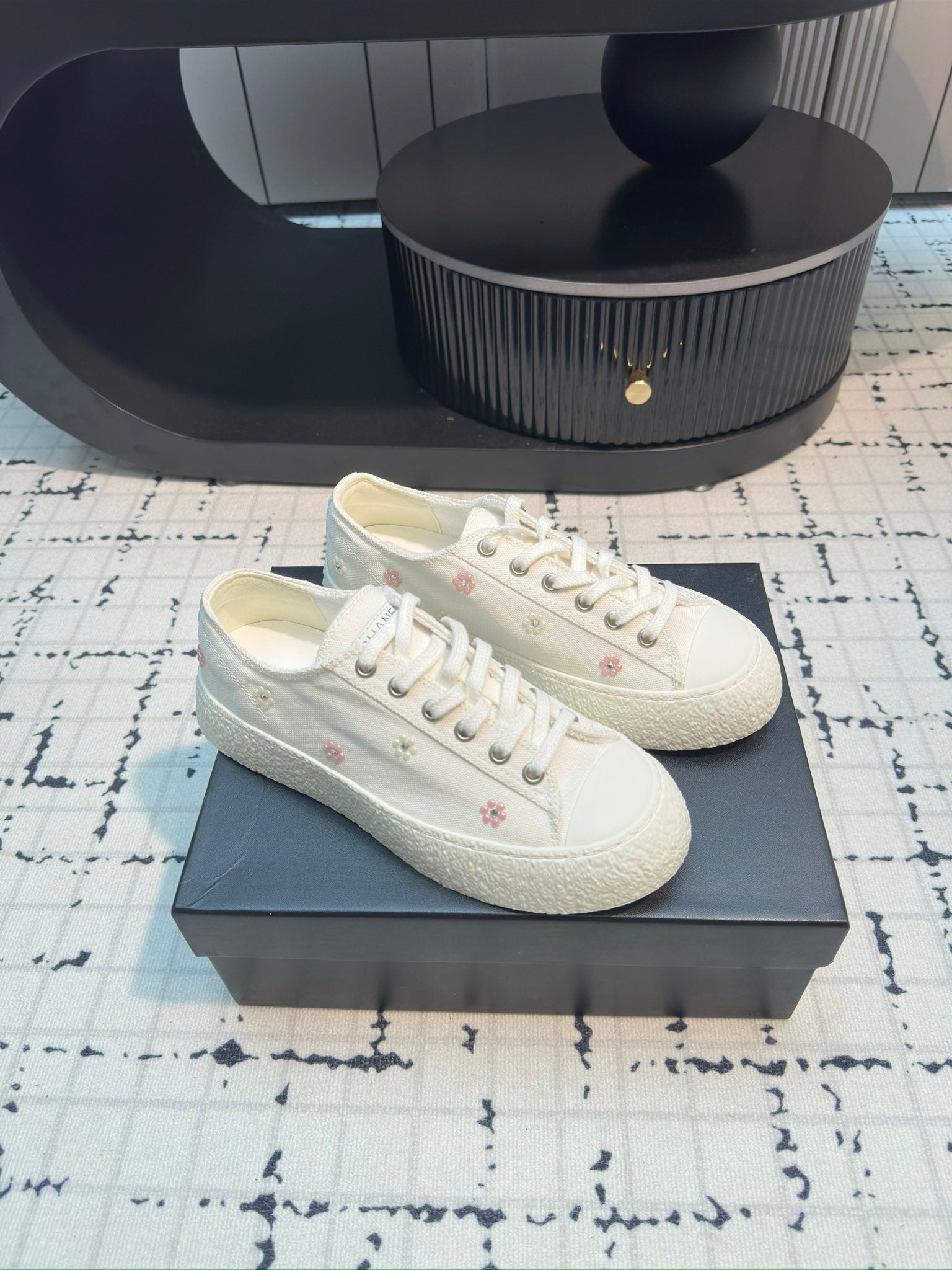 CC Low Sneaker 30mm White With Small Flowers Cavas Fabric