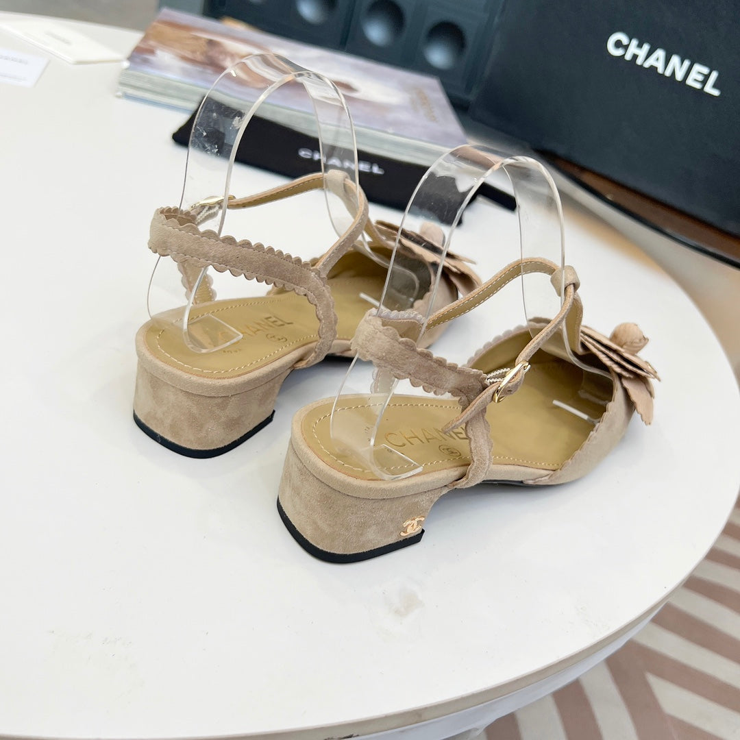 CC Pointed Toe Sandals Beige Suede