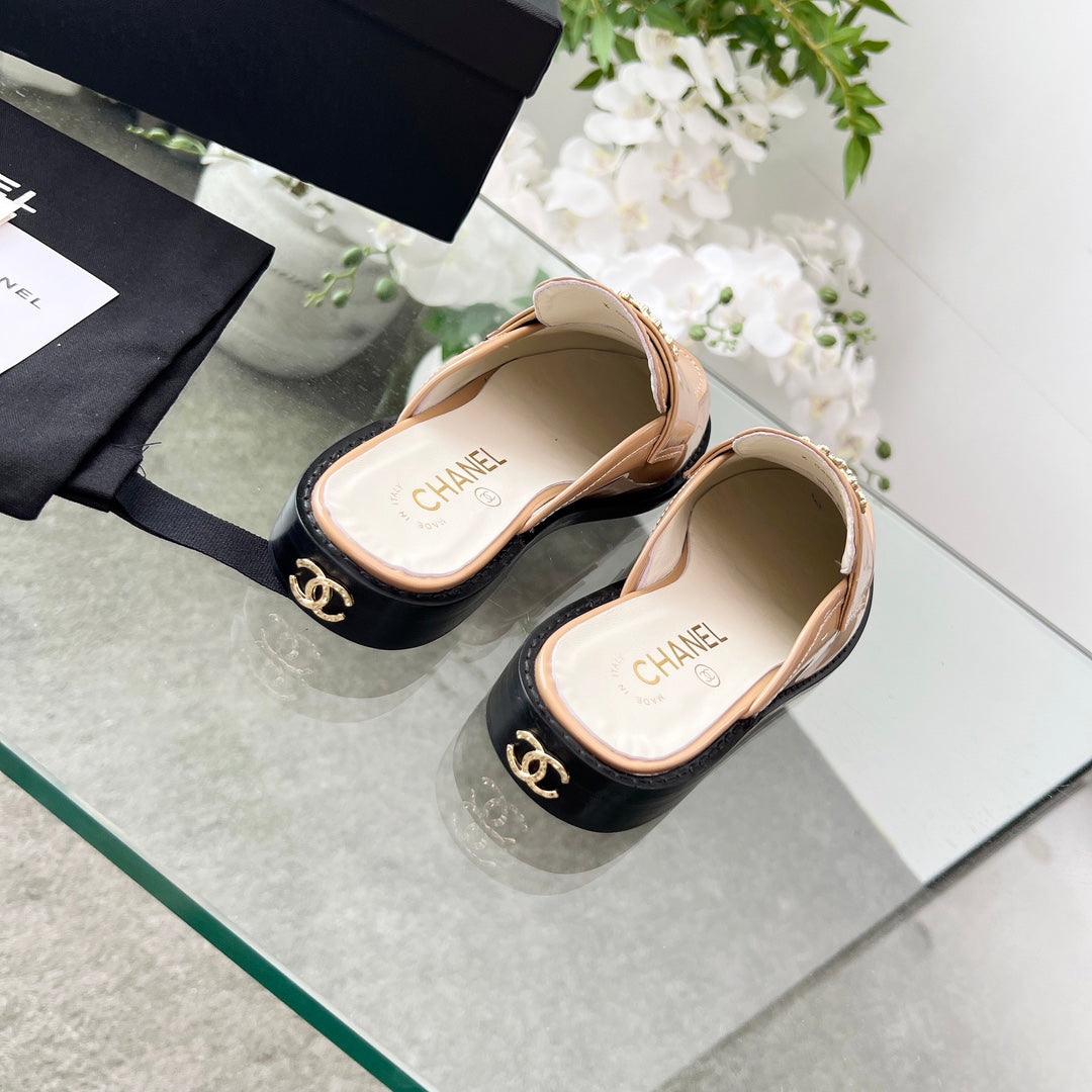 CC 25 Mule Beige Patent Calfskin Gold Double C