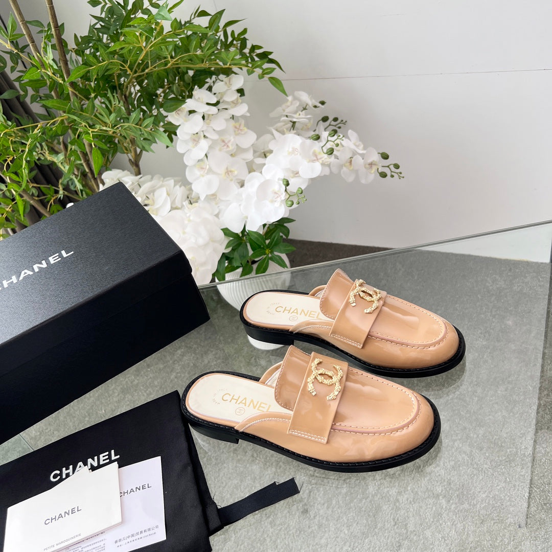 CC 25 Mule Beige Patent Calfskin Gold Double C