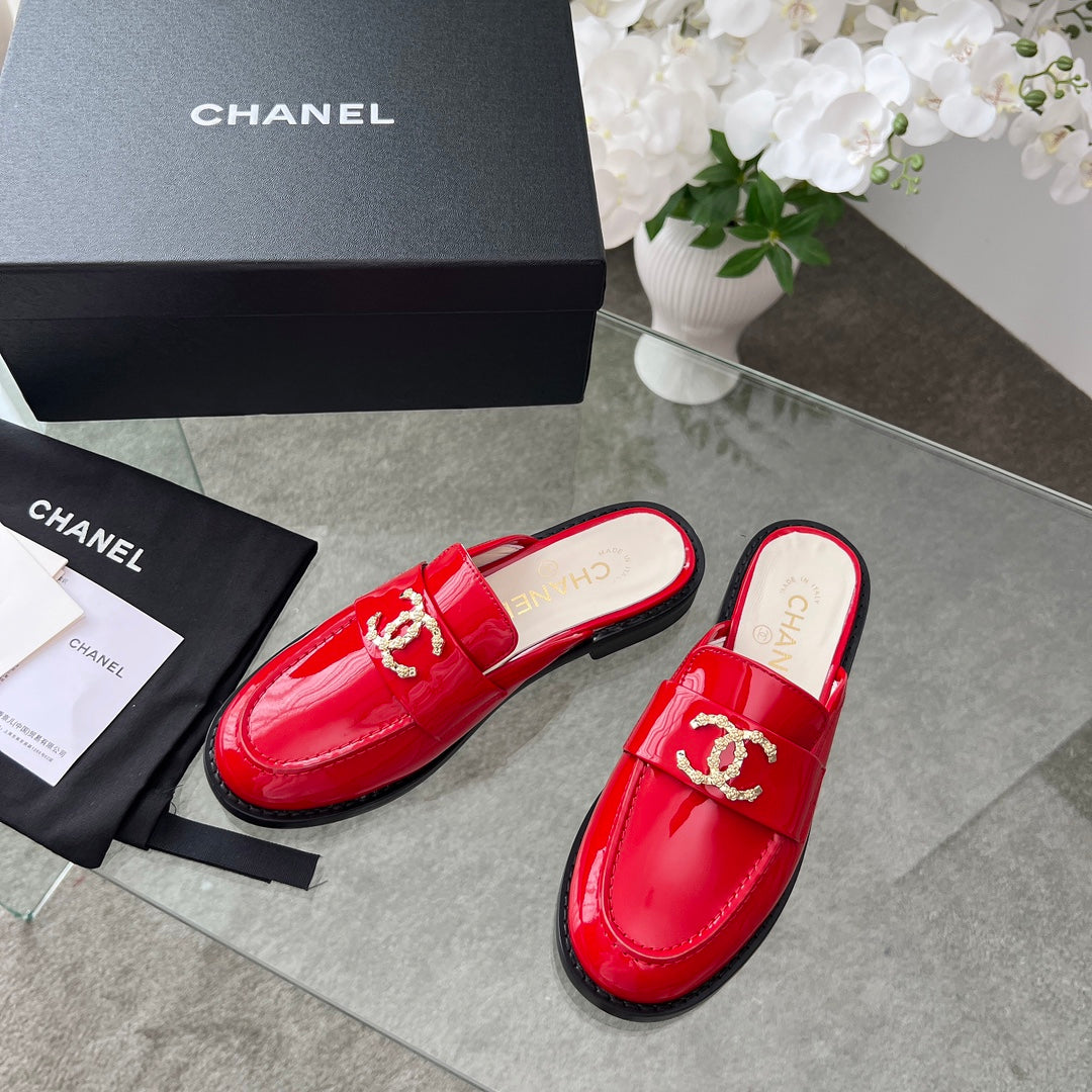 CC 25 Mule Red Patent Calfskin Gold Double C