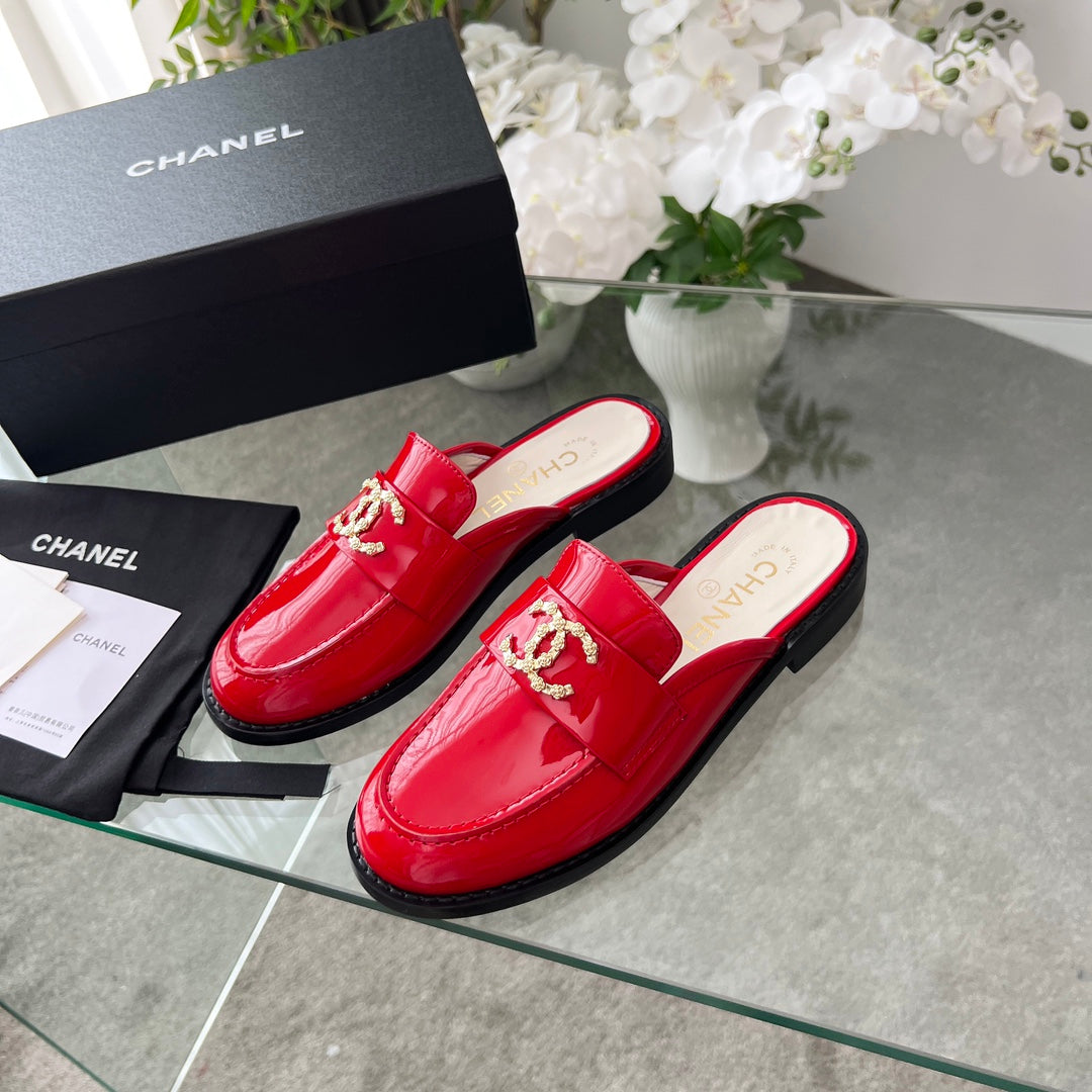 CC 25 Mule Red Patent Calfskin Gold Double C