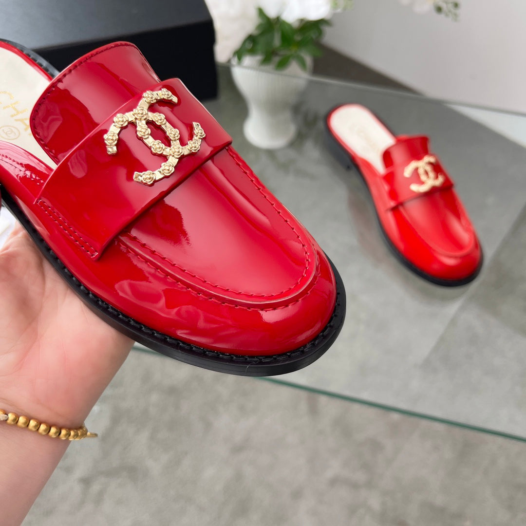 CC 25 Mule Red Patent Calfskin Gold Double C