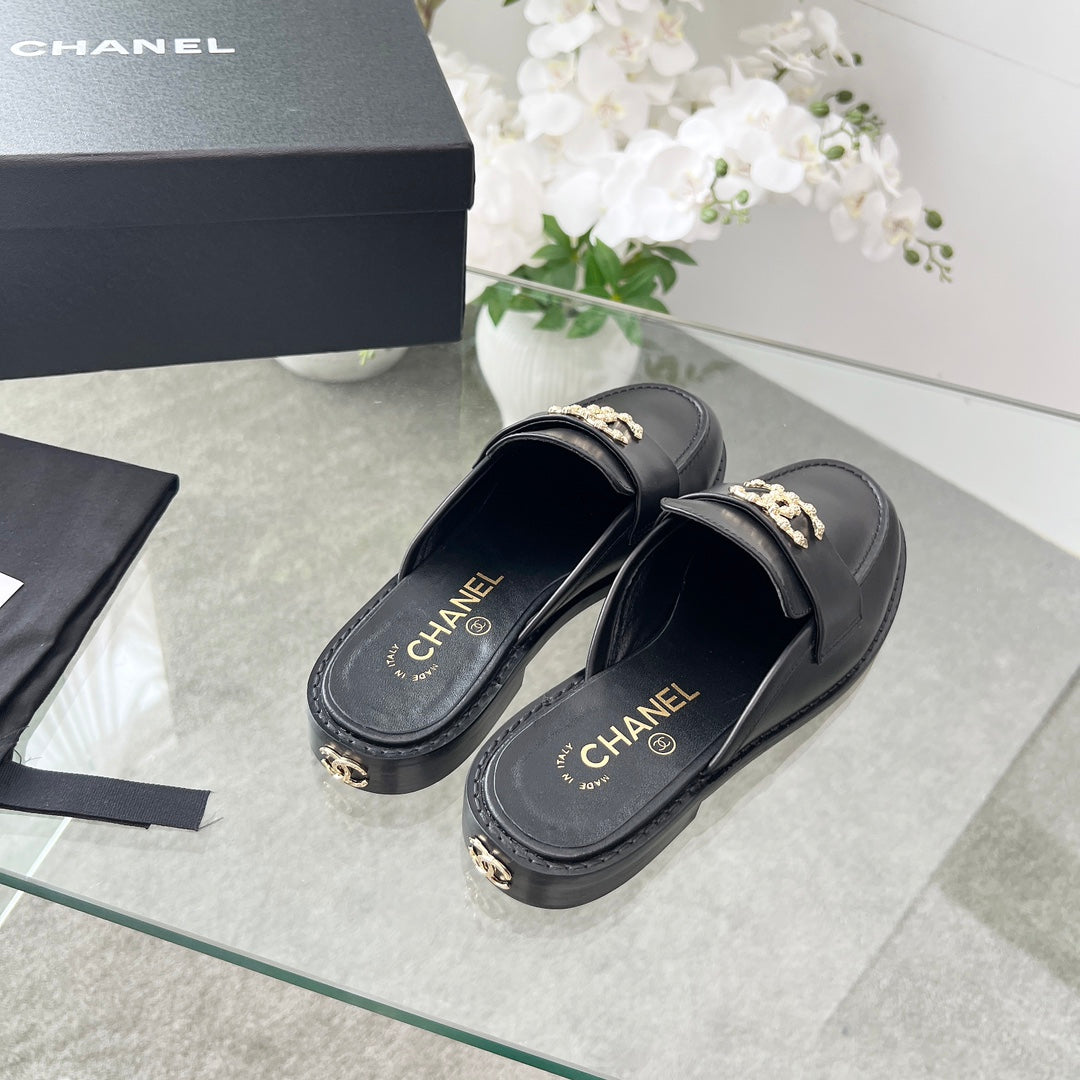 CC 25 Mule Black Calfskin Gold Double C