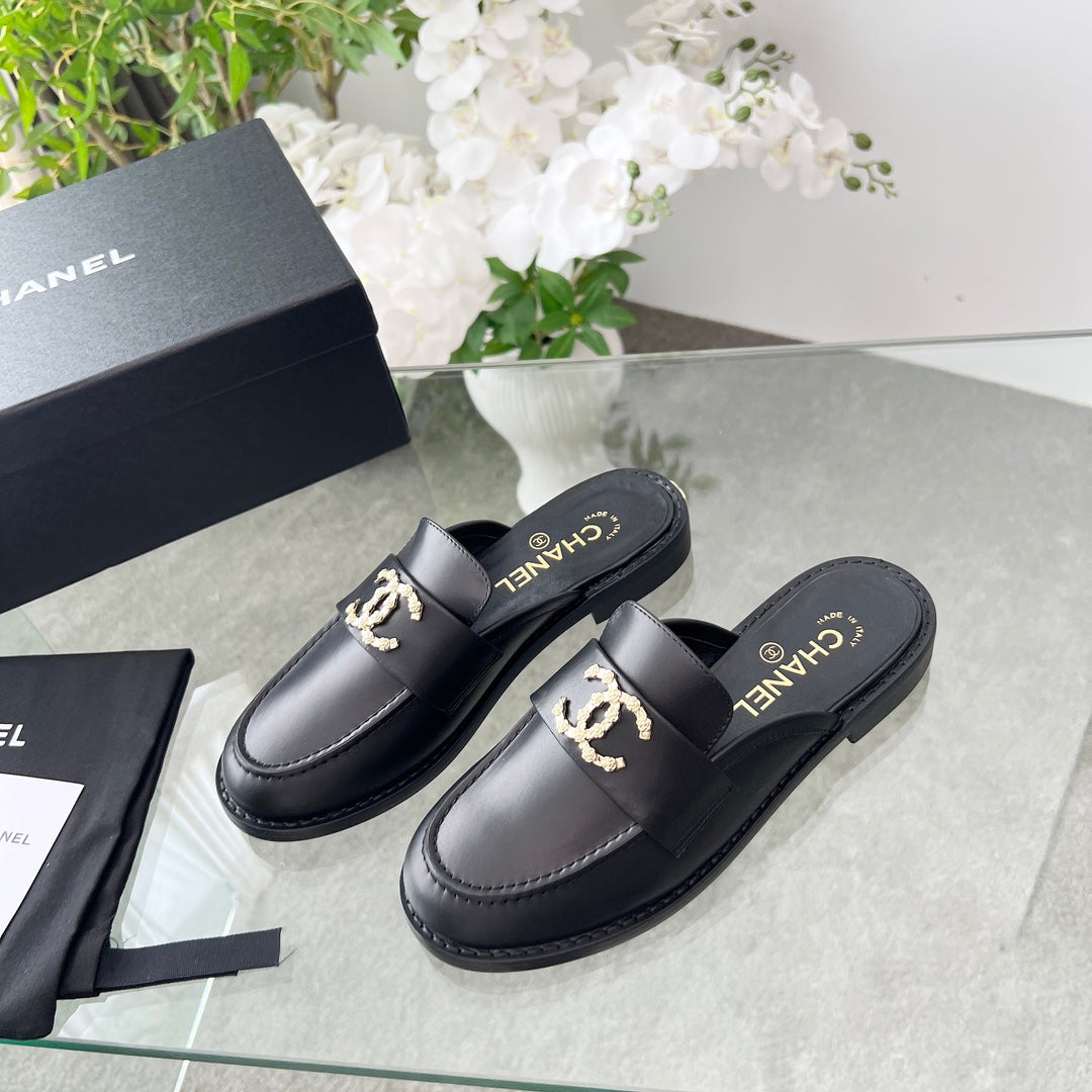 CC 25 Mule Black Calfskin Gold Double C