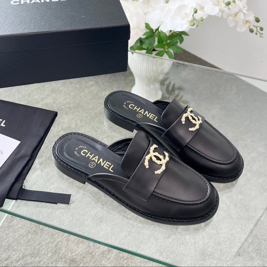 CC 25 Mule Black Calfskin Gold Double C