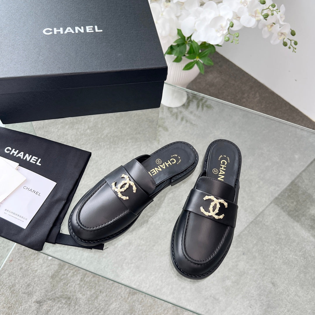 CC 25 Mule Black Calfskin Gold Double C