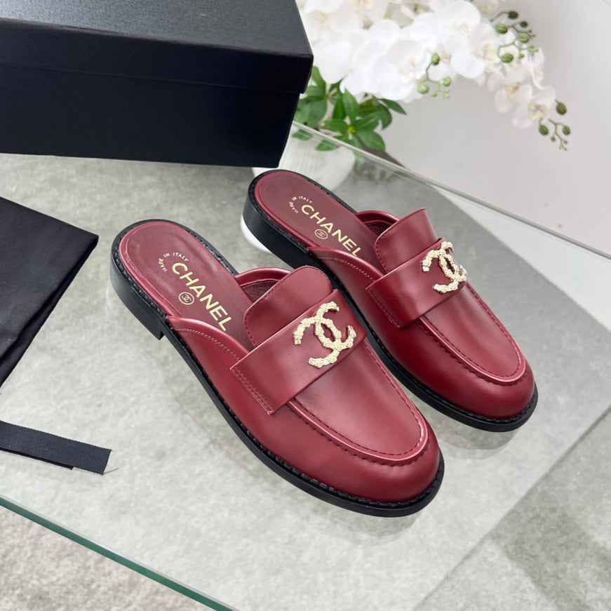 CC 25 Mule Burgundy Calfskin Gold Double C