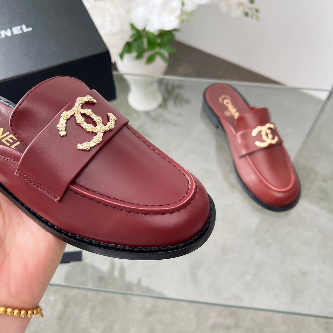 CC 25 Mule Burgundy Calfskin Gold Double C
